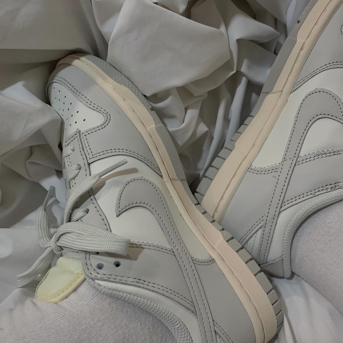 (W) Nike Dunk Low Light Bone 착용 스타일 - 2