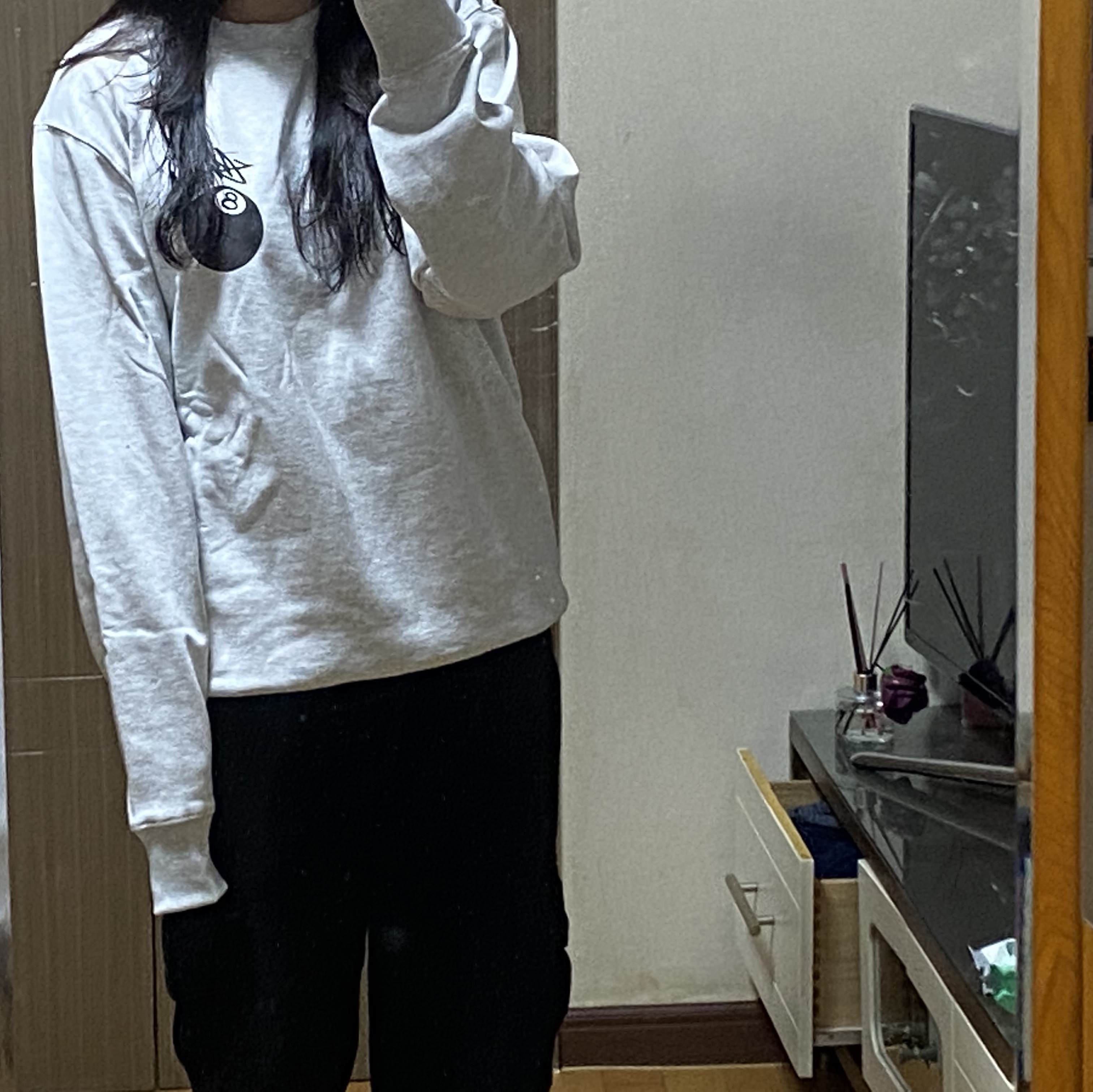 Stussy 8 Ball Crew Ash Heather - 21FW 착용 스타일