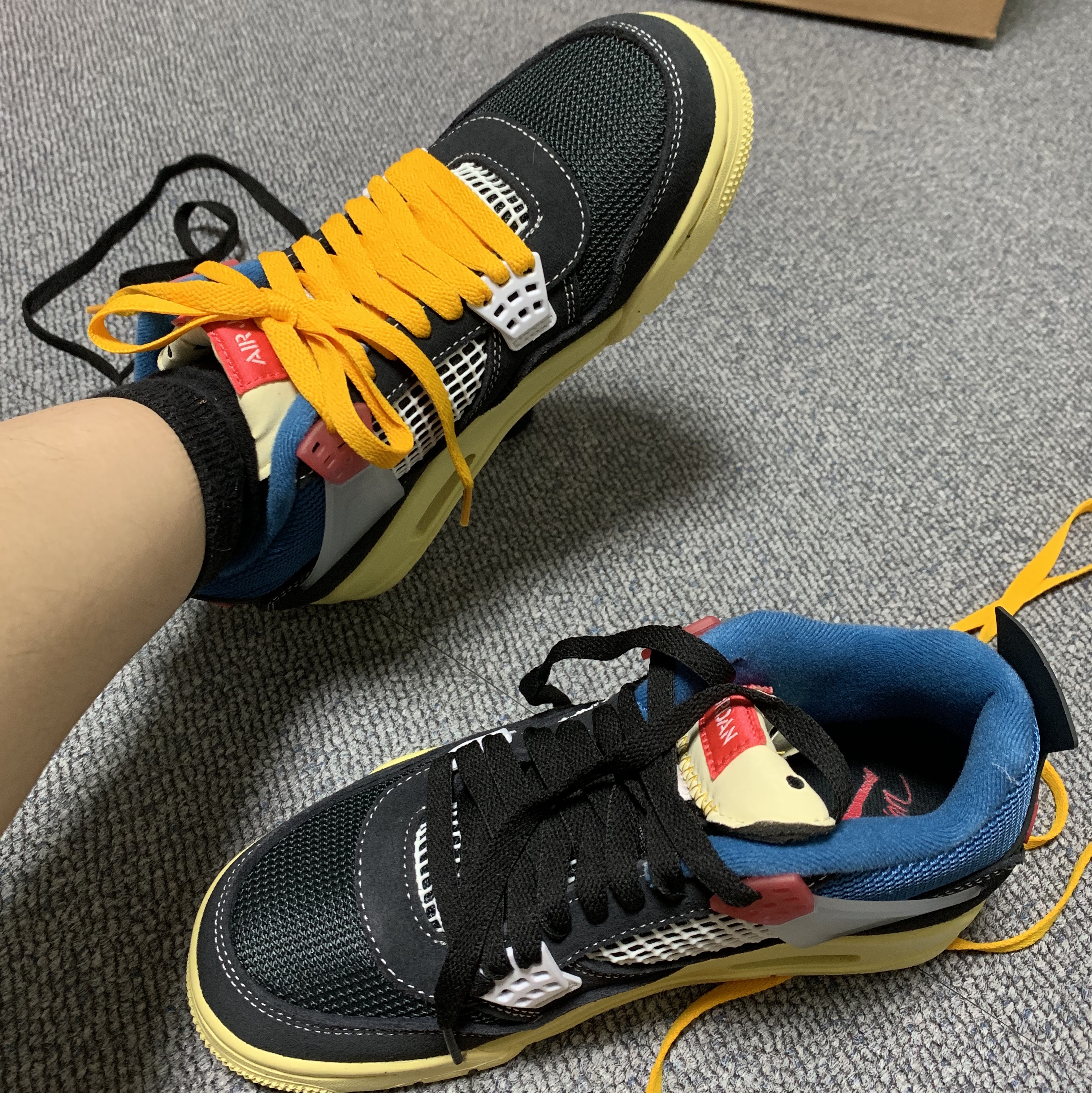 Jordan 4 x Union Retro Off Noir 착용 스타일 - 2