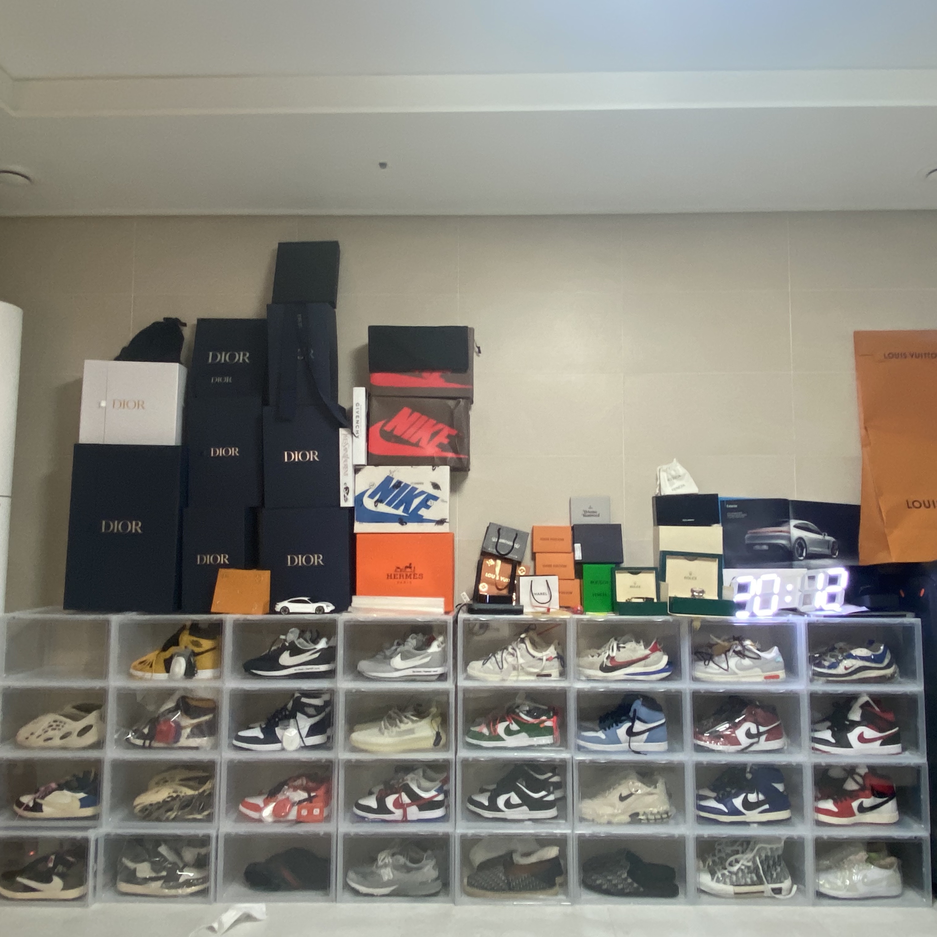 Jordan 1 x Travis Scott x Fragment Retro Low OG SP Military Blue, Jordan 1 x Travis Scott Retro High OG SP Mocha 착용 스타일