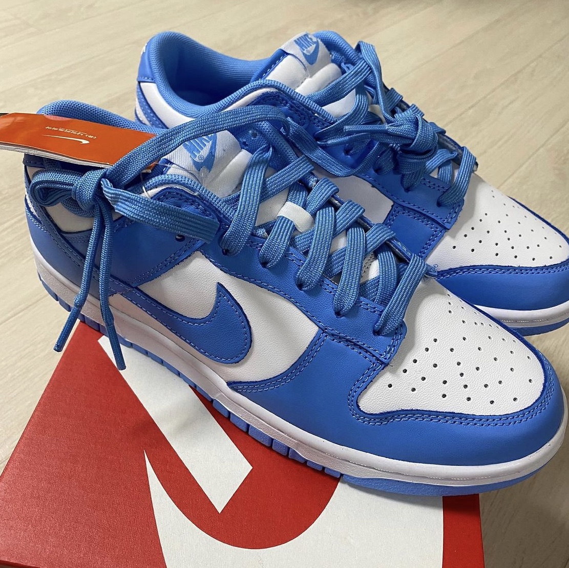 Nike Dunk Low Retro University Blue 착용 스타일 - 3