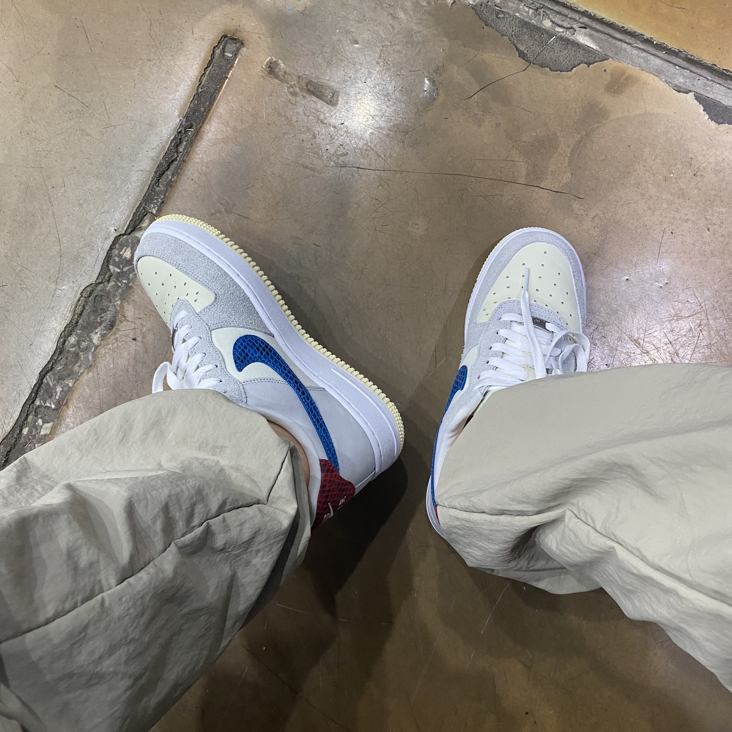 Nike x Undefeated Air Force 1 Low SP 5 On It 착용 스타일 - 1