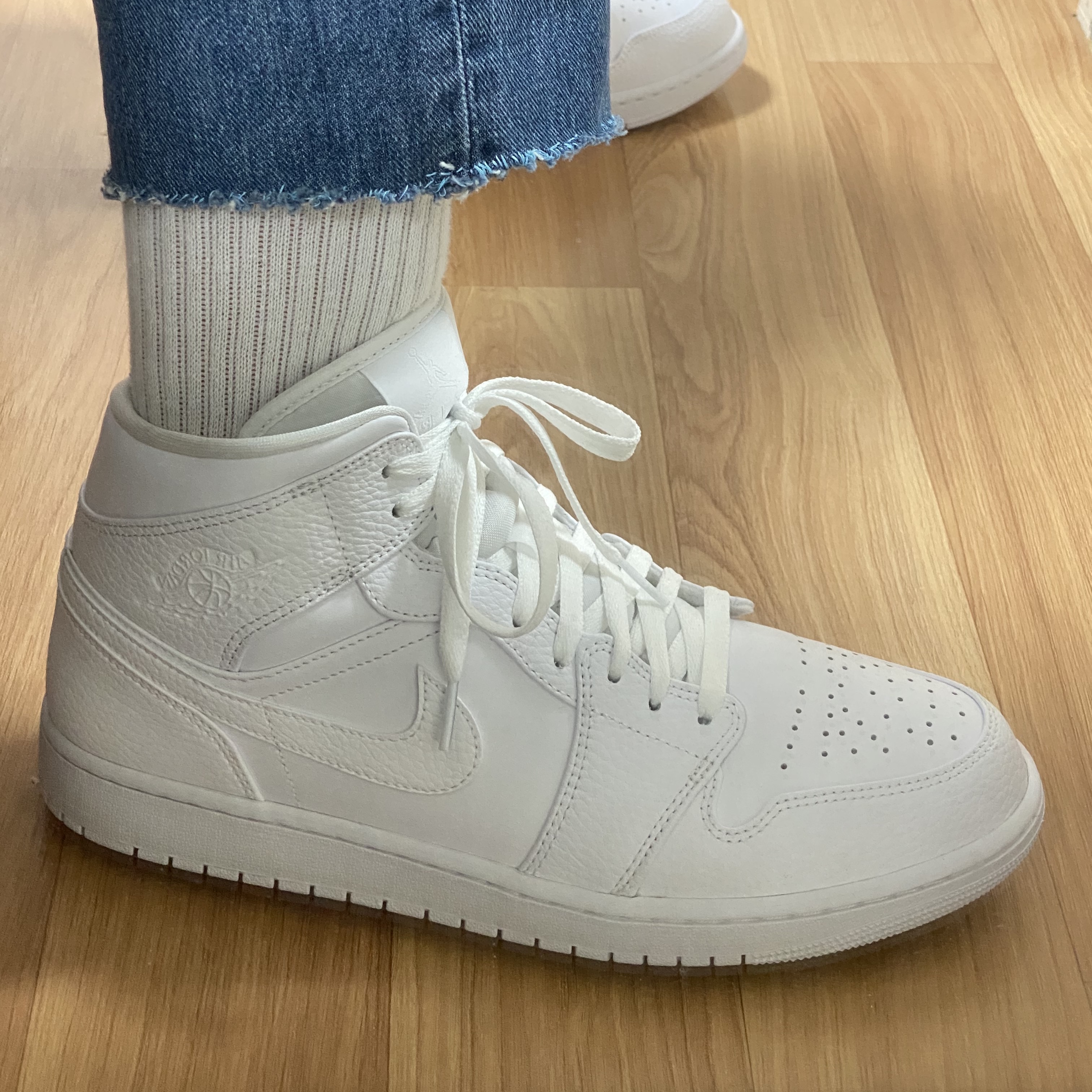 Jordan 1 Mid Triple White 착용 스타일