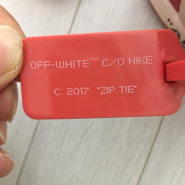 Jordan 1 x Off-White Retro High Chicago The Ten 착용 스타일 - 5