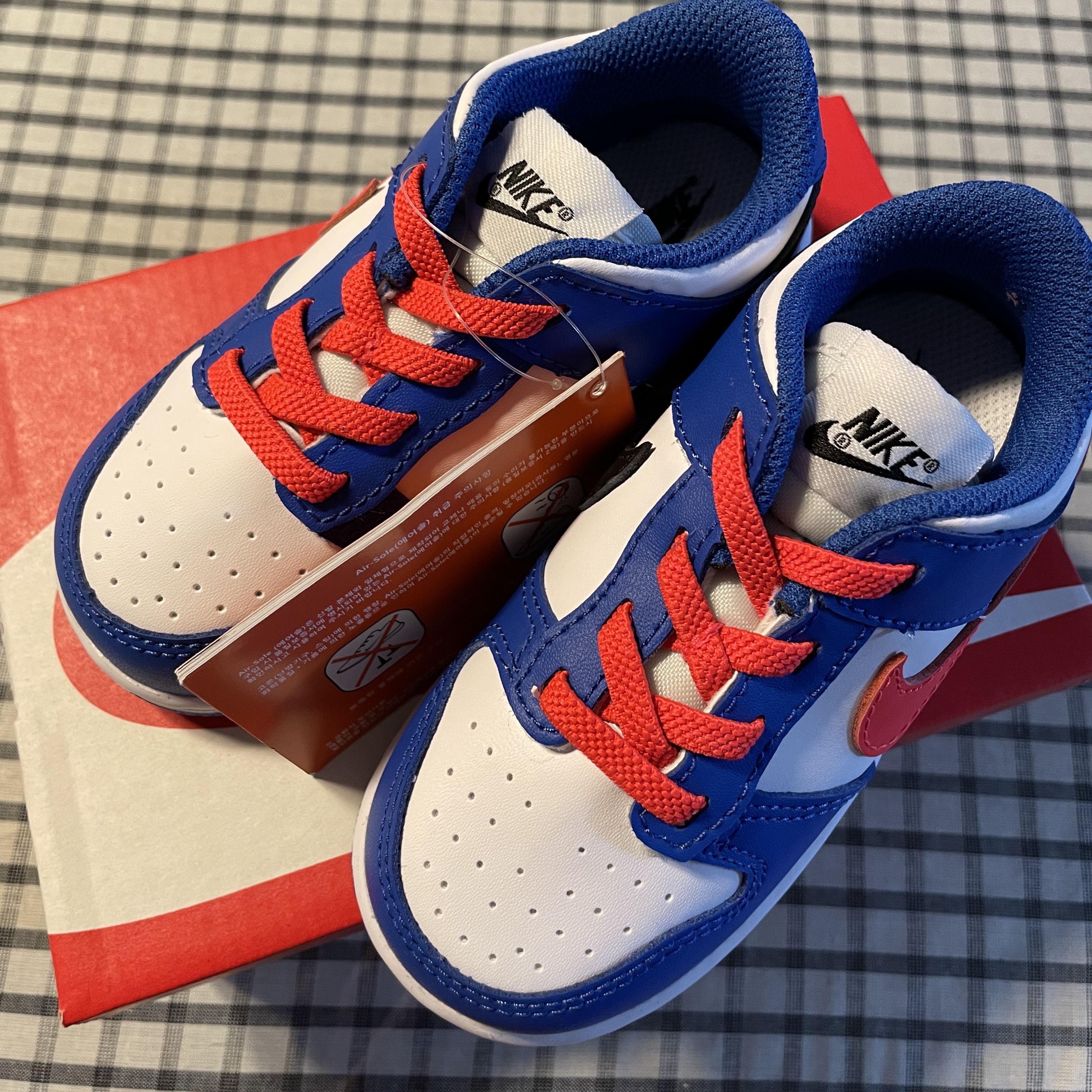 (TD) Nike Dunk Low Bright Crimson Game Royal 착용 스타일 - 1