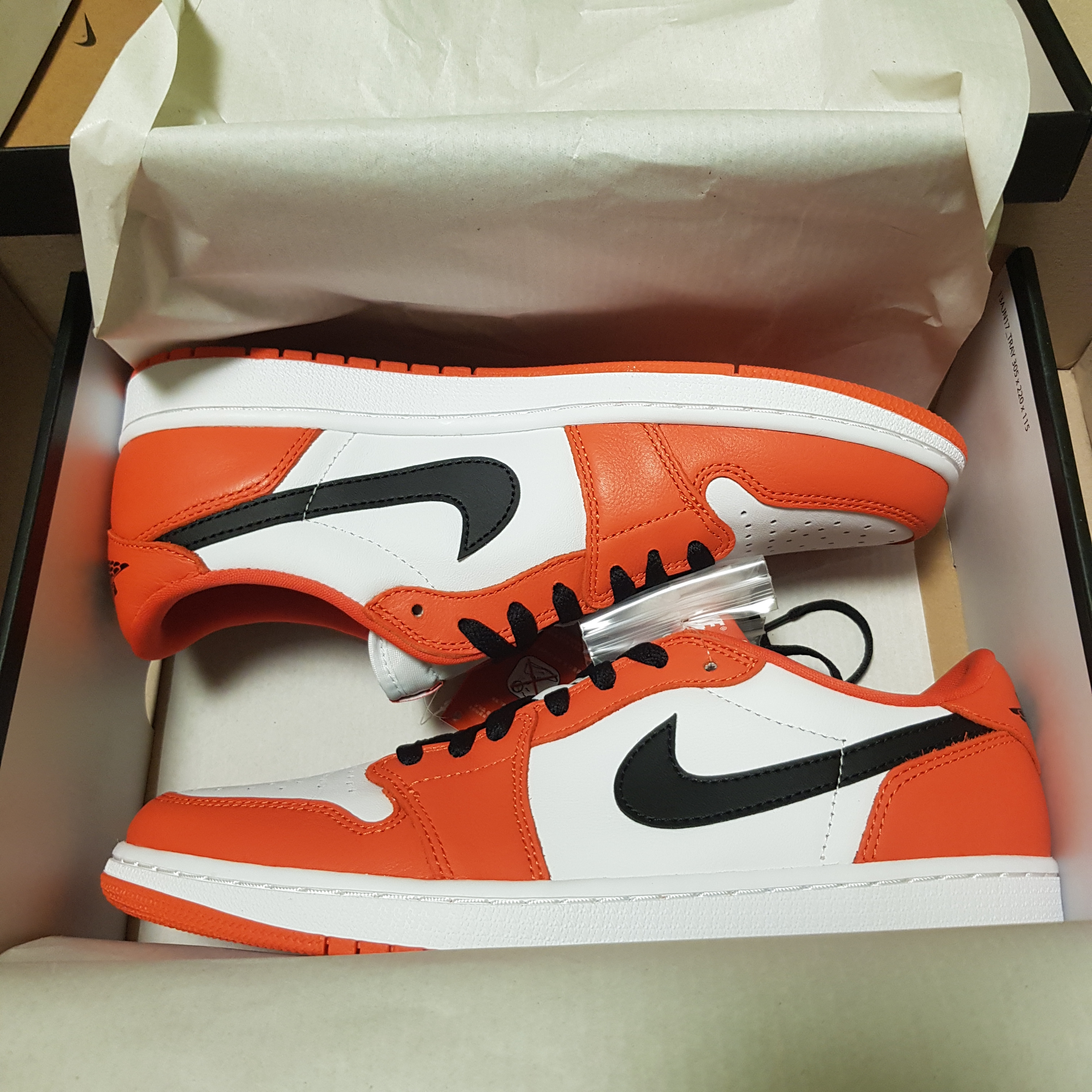 Jordan 1 Low OG Starfish 착용 스타일