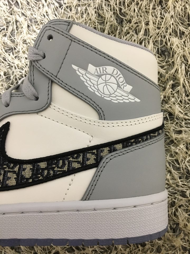 Jordan 1 x Dior High OG 착용 스타일 - 1