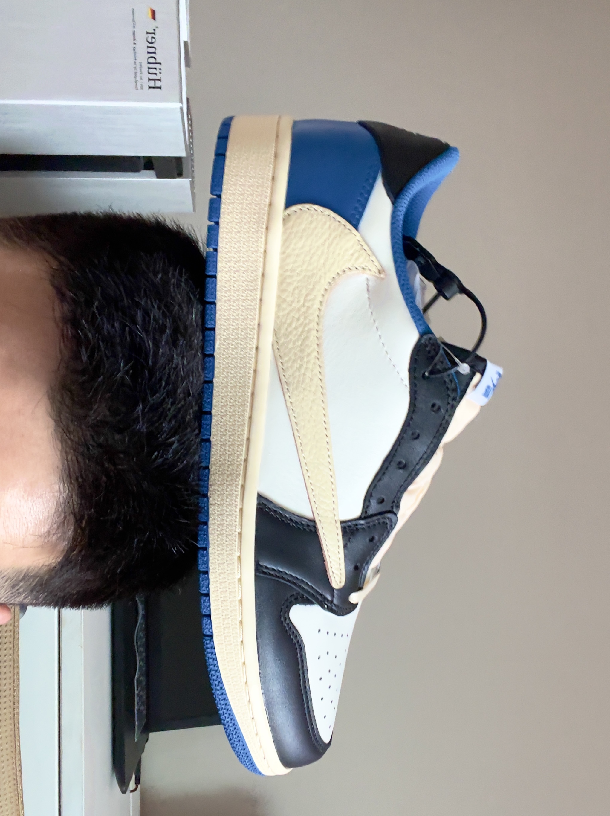 Jordan 1 x Travis Scott x Fragment Retro Low OG SP Military Blue 착용 스타일 - 2