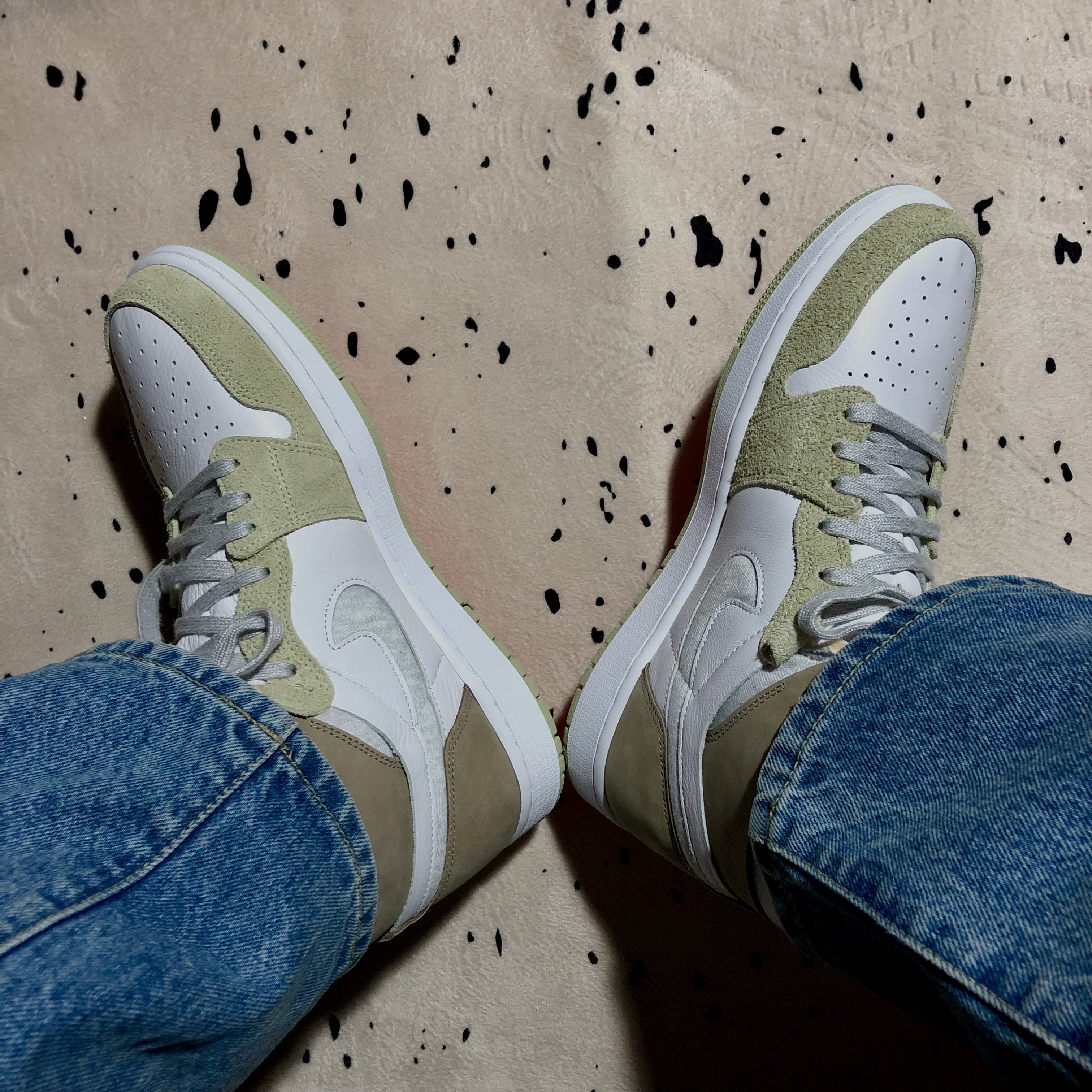 (W) Jordan 1 Zoom Air CMFT Olive Aura 착용 스타일 - 2