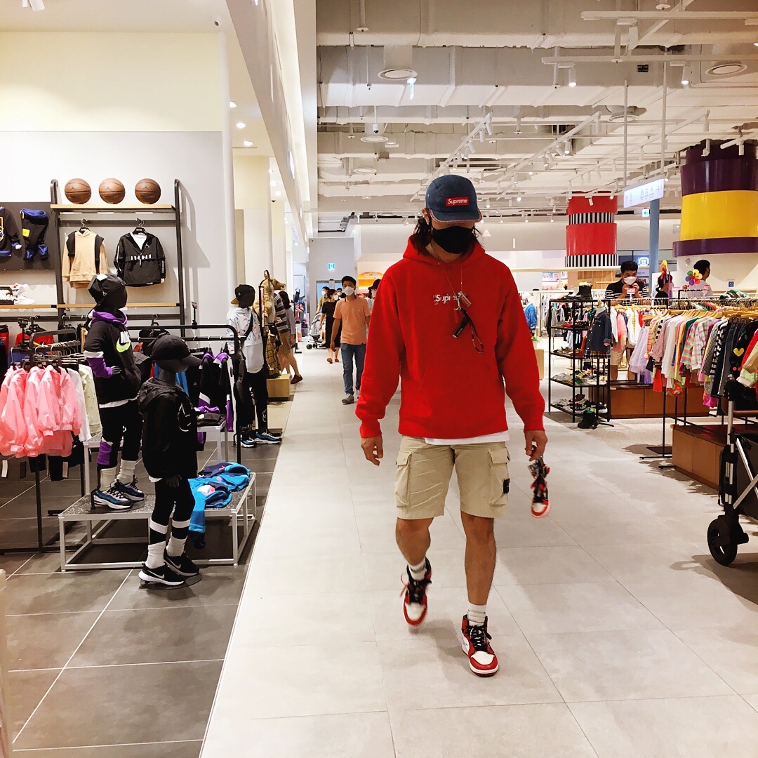 Jordan 1 x Off-White Retro High Chicago The Ten, Supreme Bandana Box Logo Hooded Sweatshirt Red - 19FW 착용 스타일 - 1