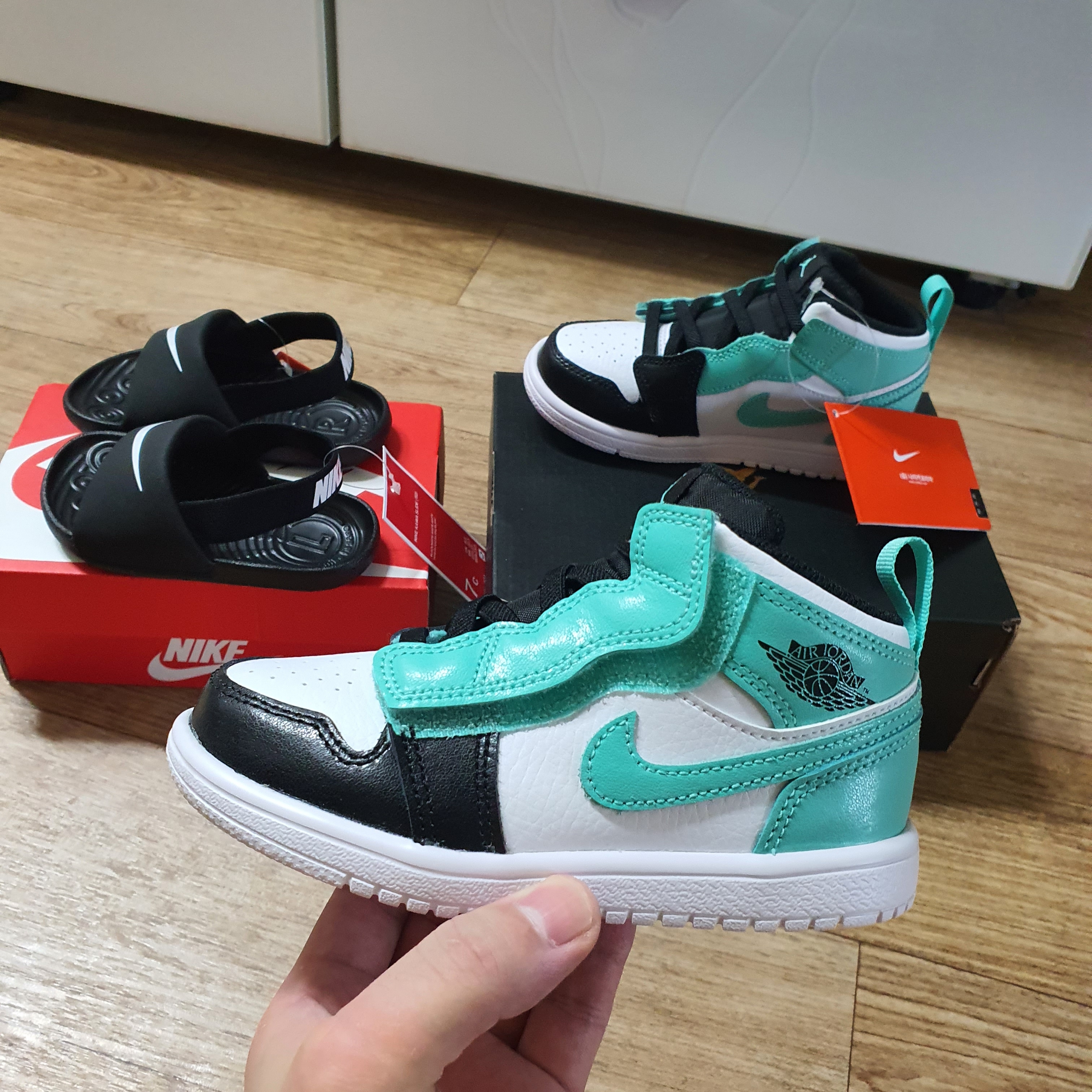 (TD) Jordan 1 Mid Tropical Twist 착용 스타일 - 1