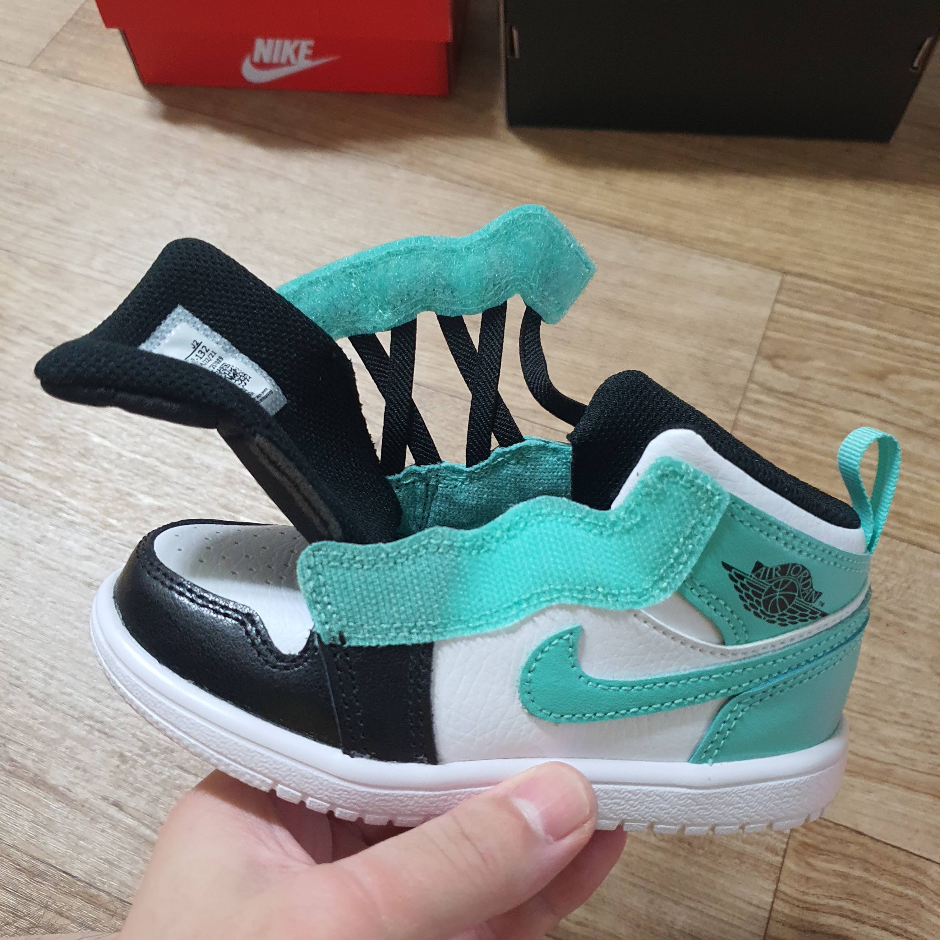 (TD) Jordan 1 Mid Tropical Twist 착용 스타일 - 4