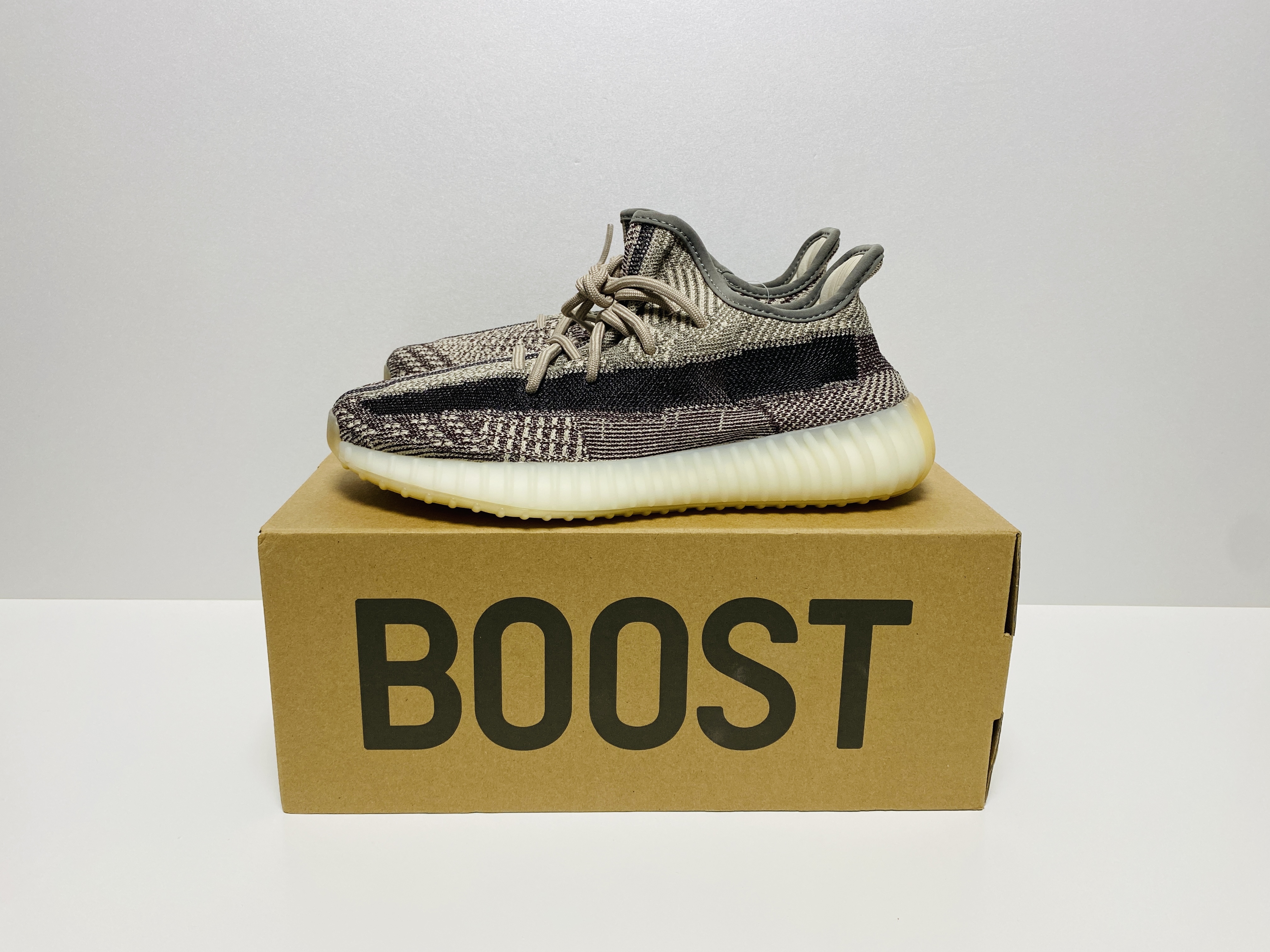 Adidas Yeezy Boost 350 V2 Zyon 착용 스타일 - 1