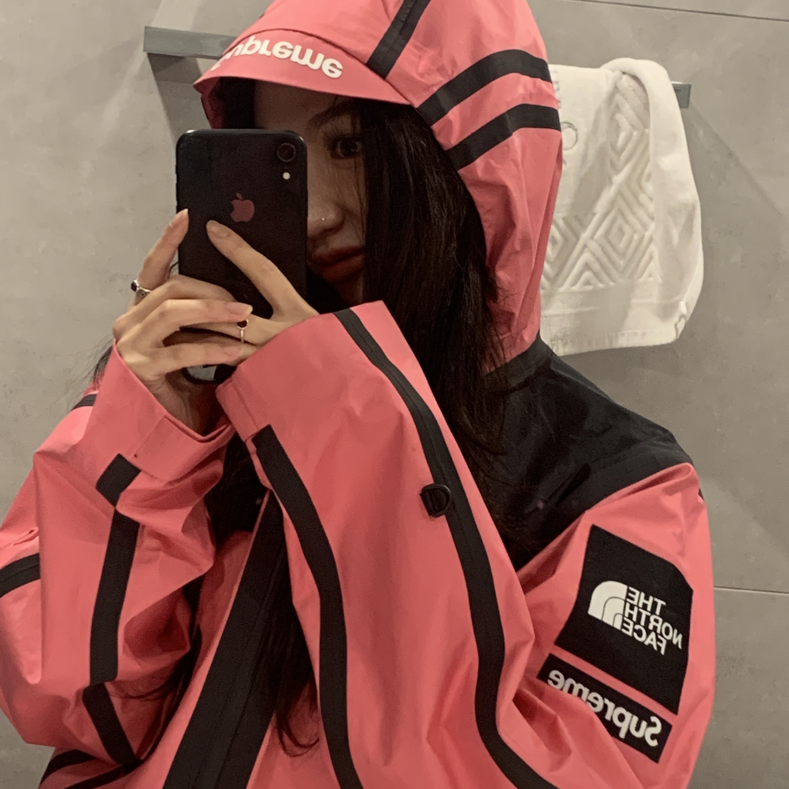 Supreme x The North Face Summit Series Outer Tape Seam Jacket Pink - 21SS 착용 스타일 - 2