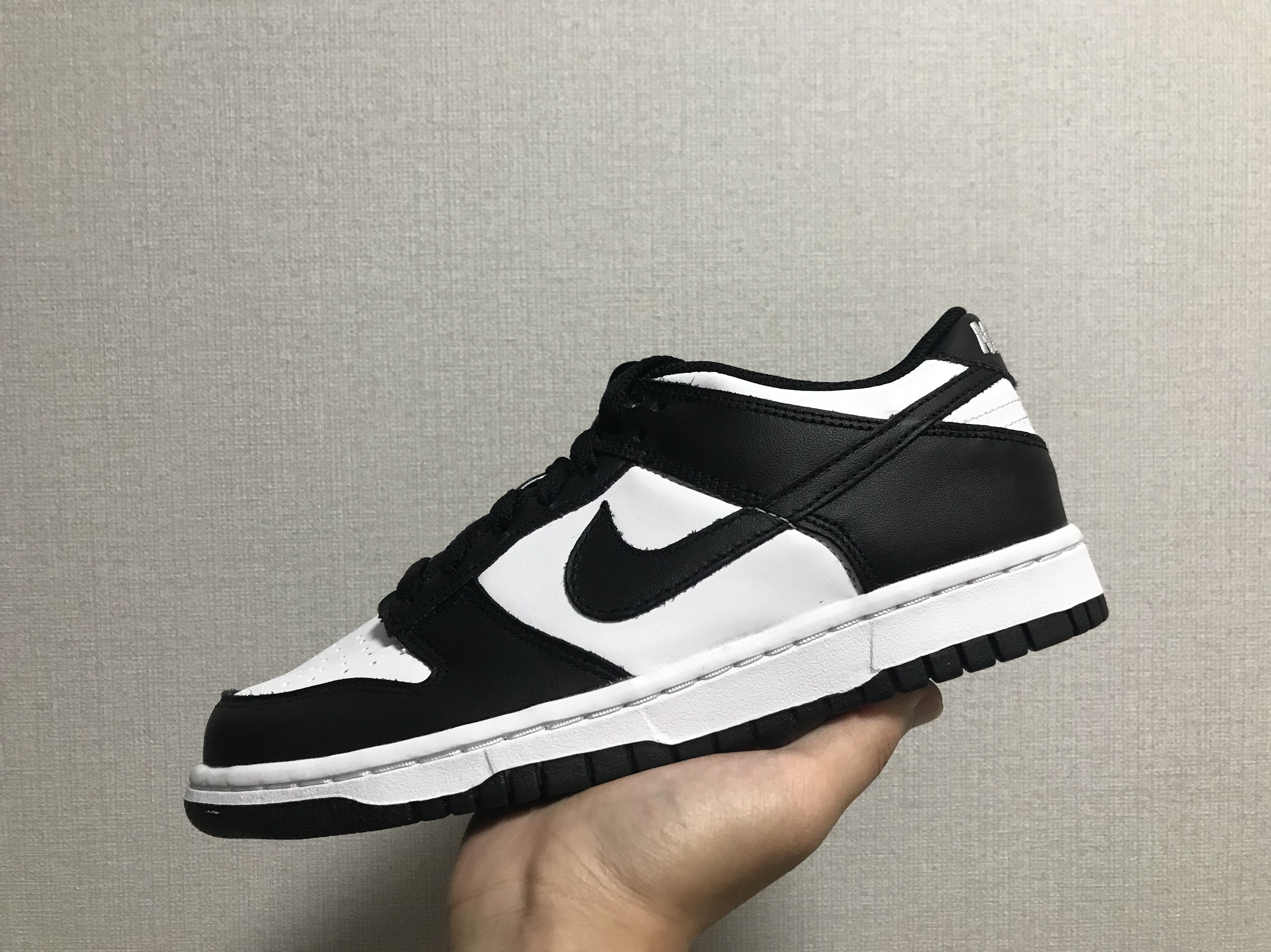 (GS) Nike Dunk Low Black 착용 스타일 - 1