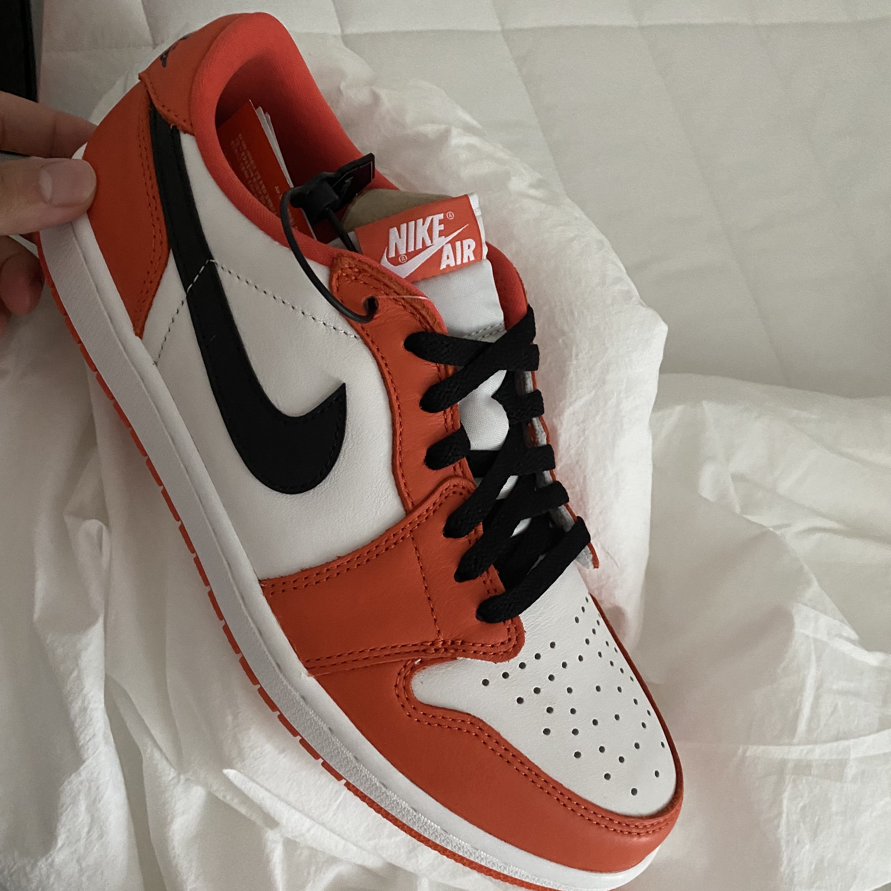 Jordan 1 Low OG Starfish 착용 스타일 - 2