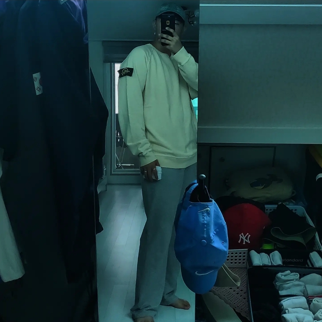 Stone Island 99576 Nylon Metal 6-Panel Cap Aqua - 21SS, Stone Island 66060 T.CO+OLD Sweatshirt Ivory - 21SS 착용 스타일
