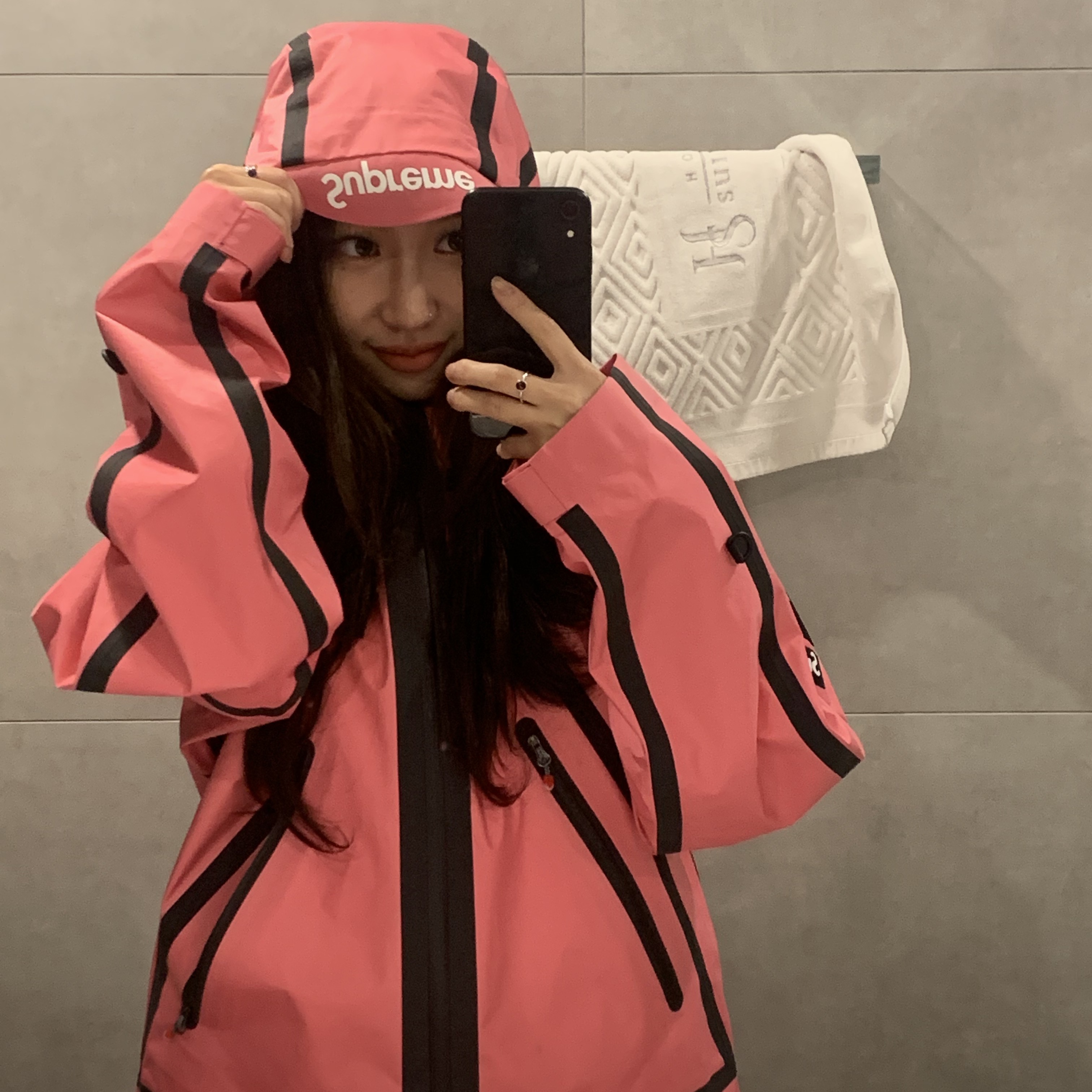 Supreme x The North Face Summit Series Outer Tape Seam Jacket Pink - 21SS 착용 스타일 - 3