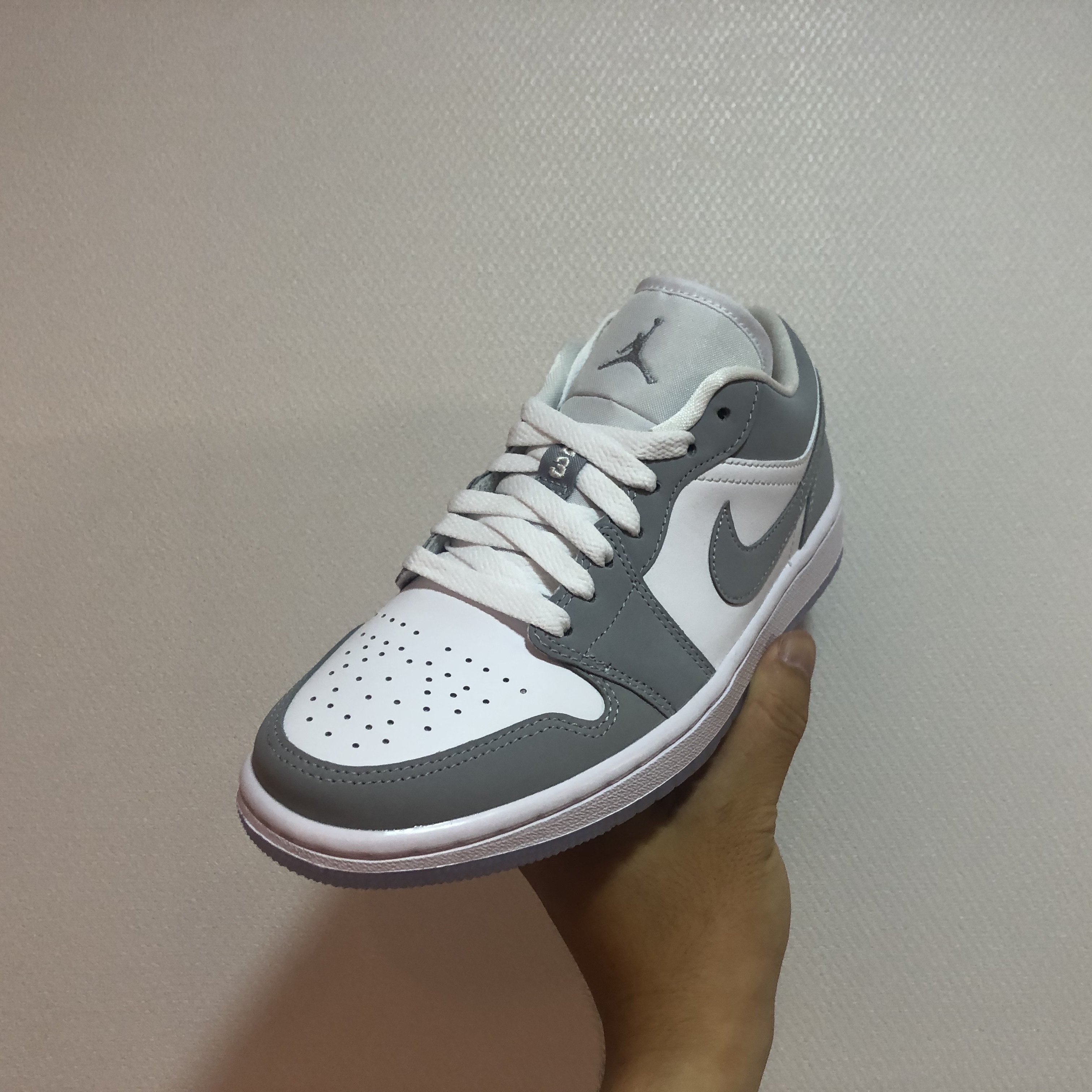 (W) Jordan 1 Low White Wolf Grey 착용 스타일 - 3