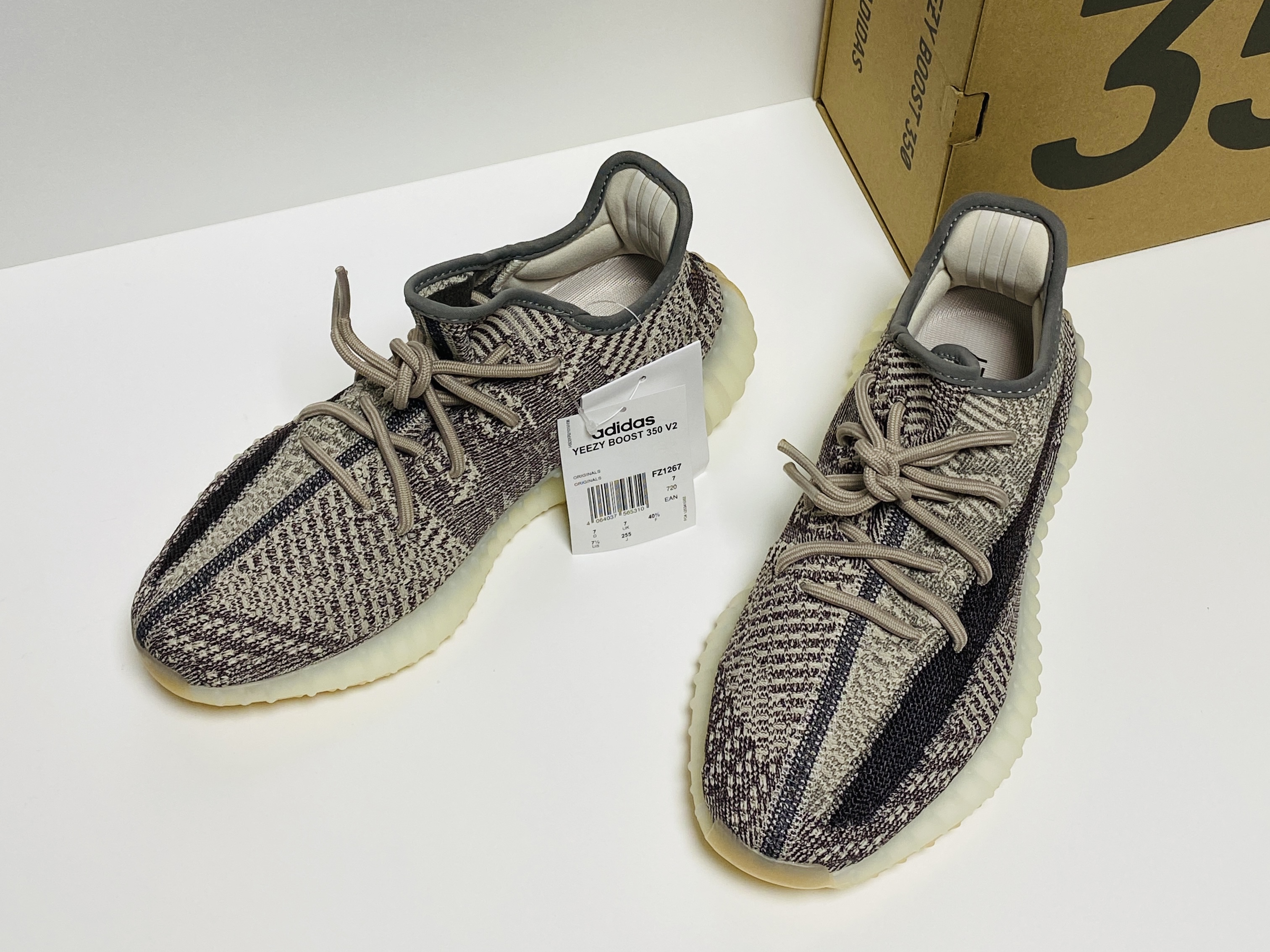 Adidas Yeezy Boost 350 V2 Zyon 착용 스타일 - 2
