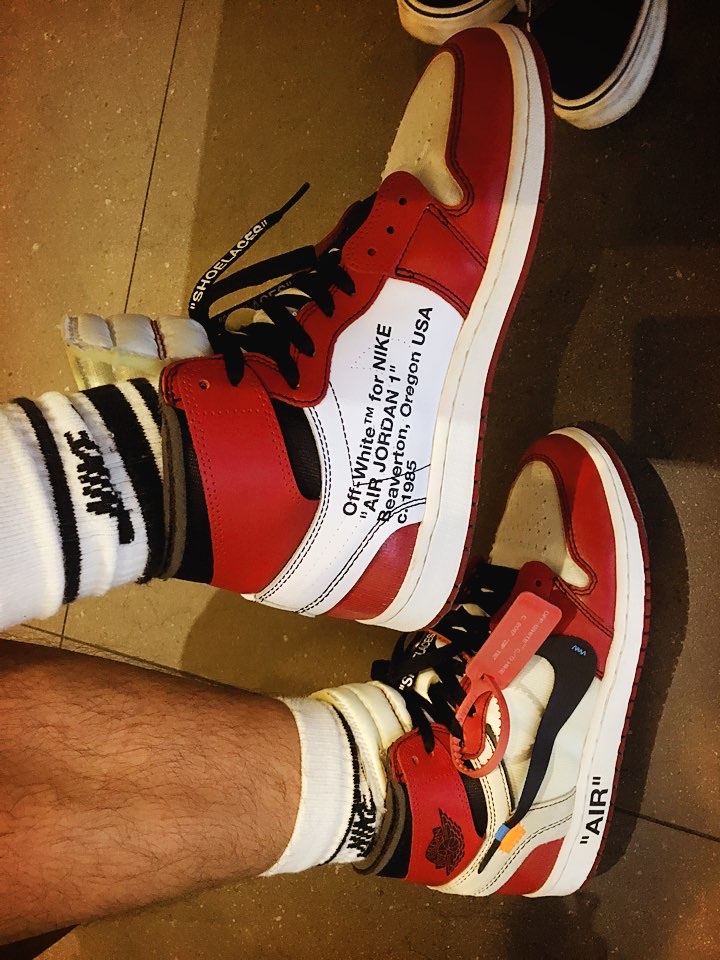Jordan 1 x Off-White Retro High Chicago The Ten 착용 스타일 - 3