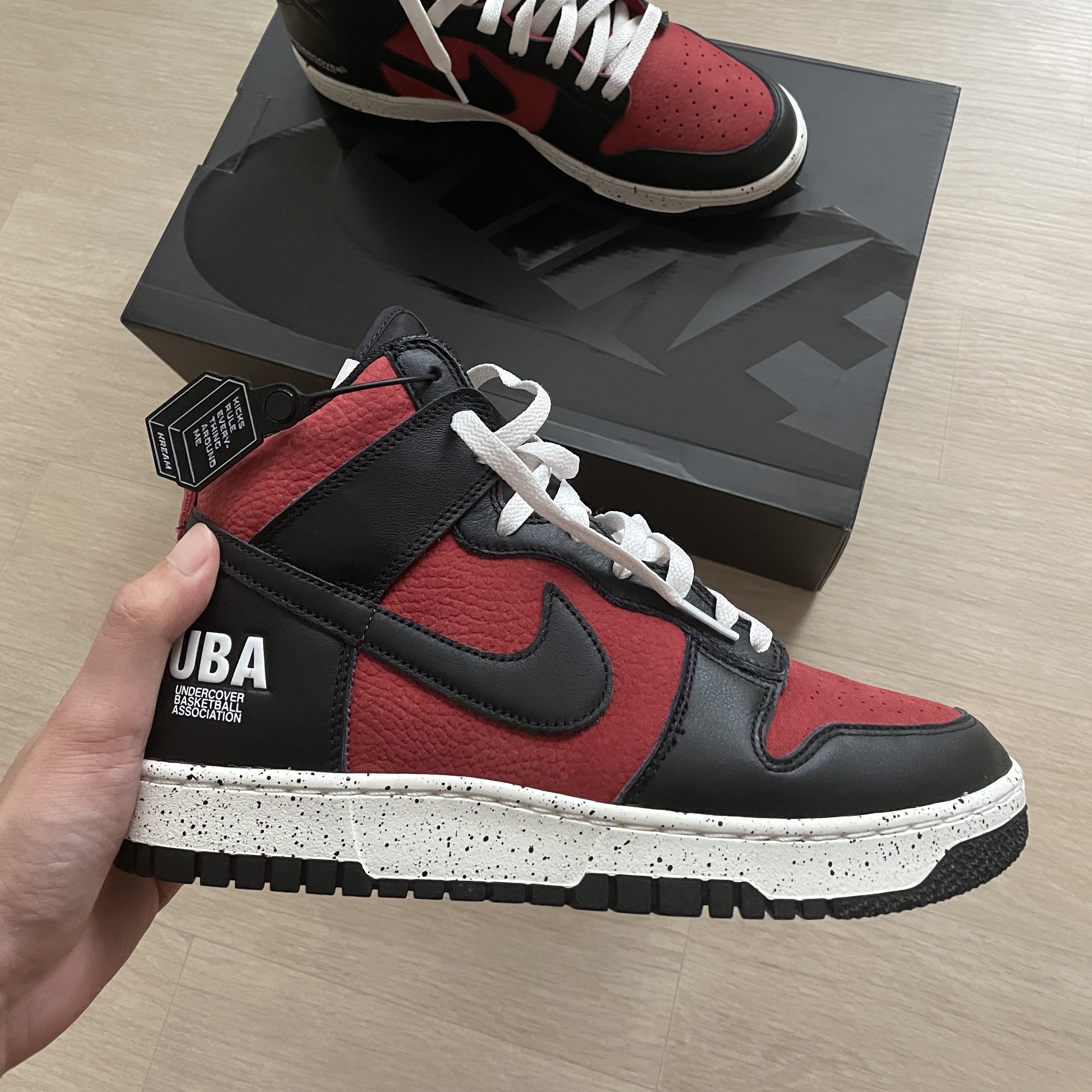Nike x Undercover Dunk High 1985 Gym Red 착용 스타일 - 1