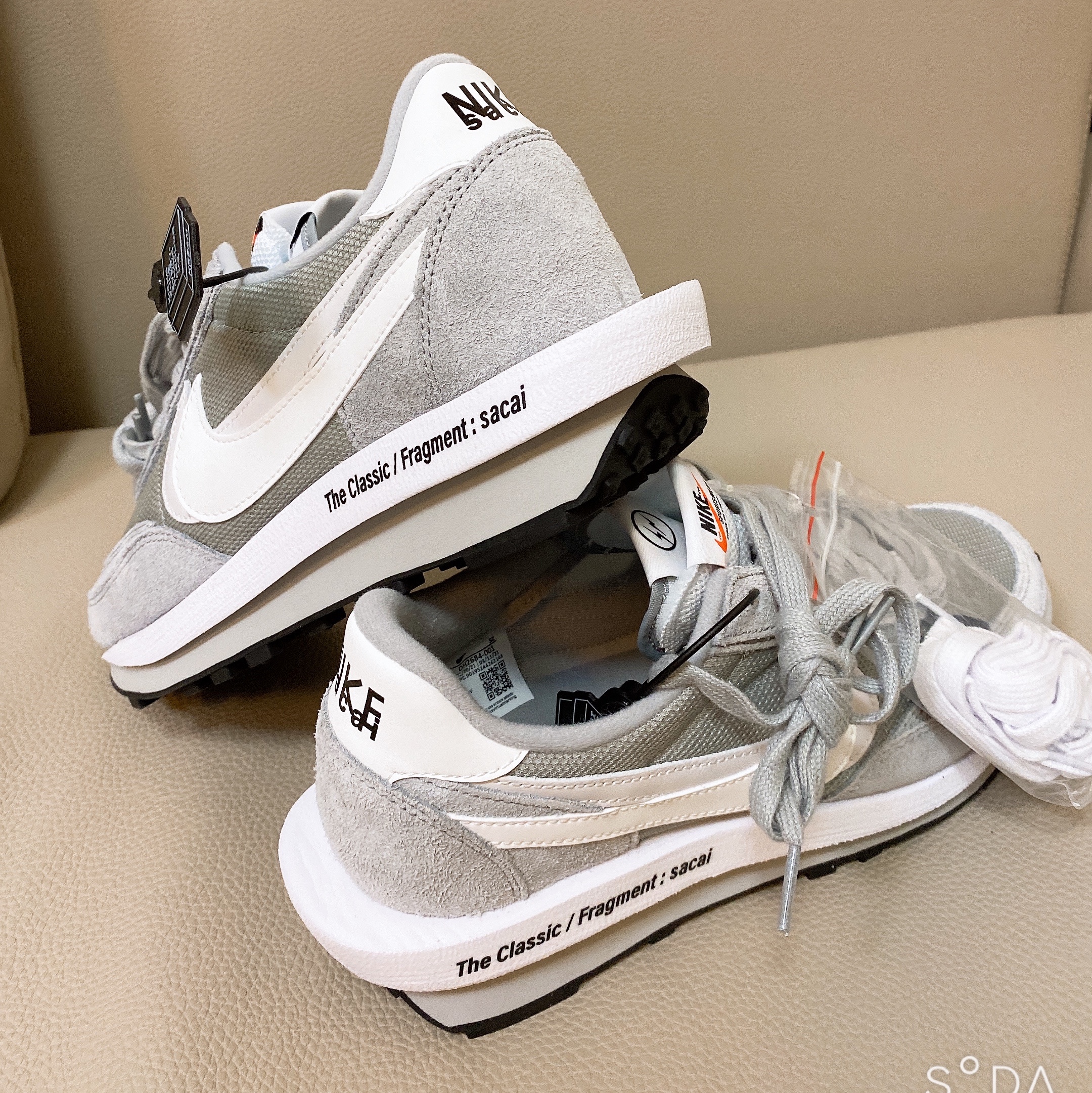 Nike x Sacai x Fragment LDWaffle Light Smoke Grey 착용 스타일 - 2