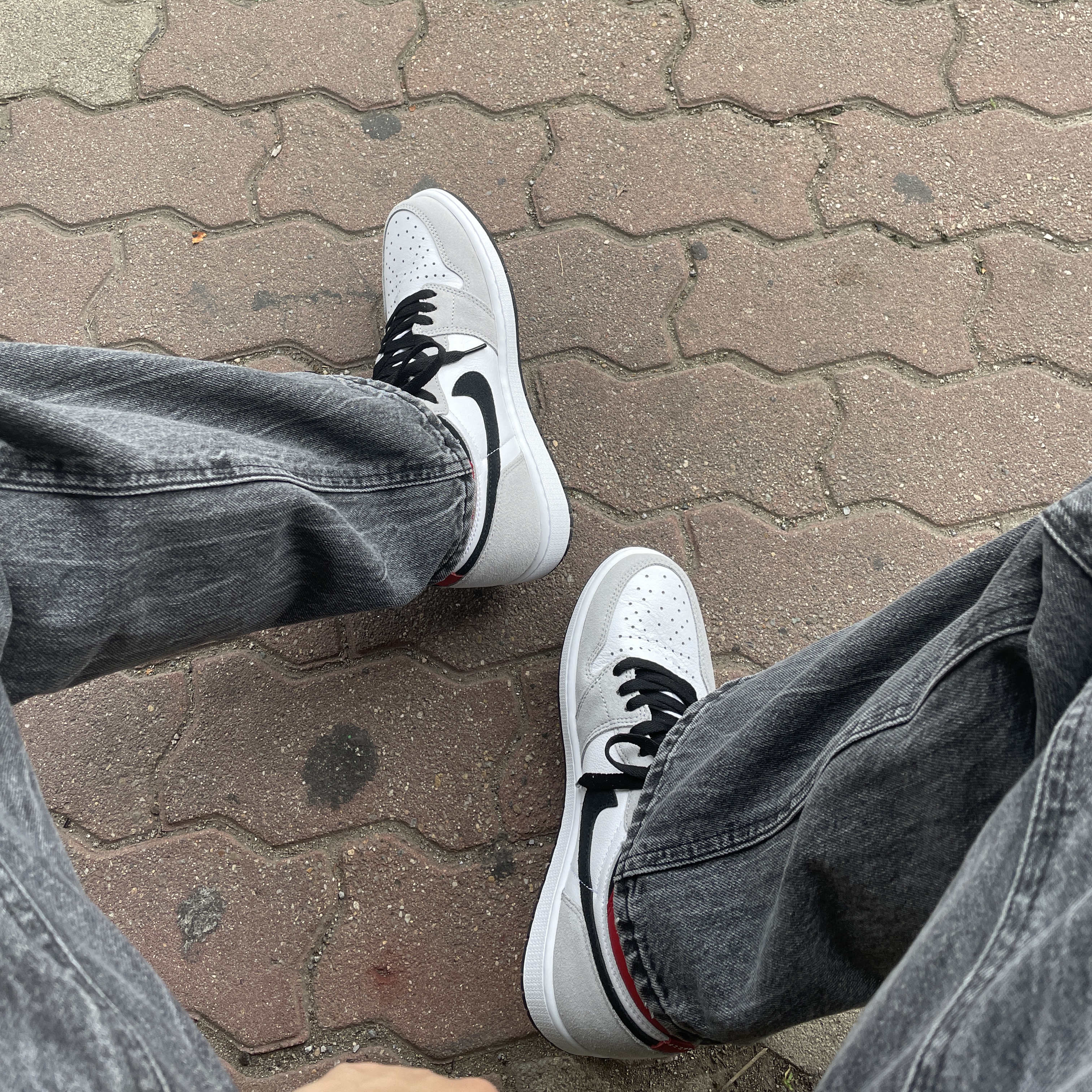 Jordan 1 Retro High OG Light Smoke Grey 착용 스타일