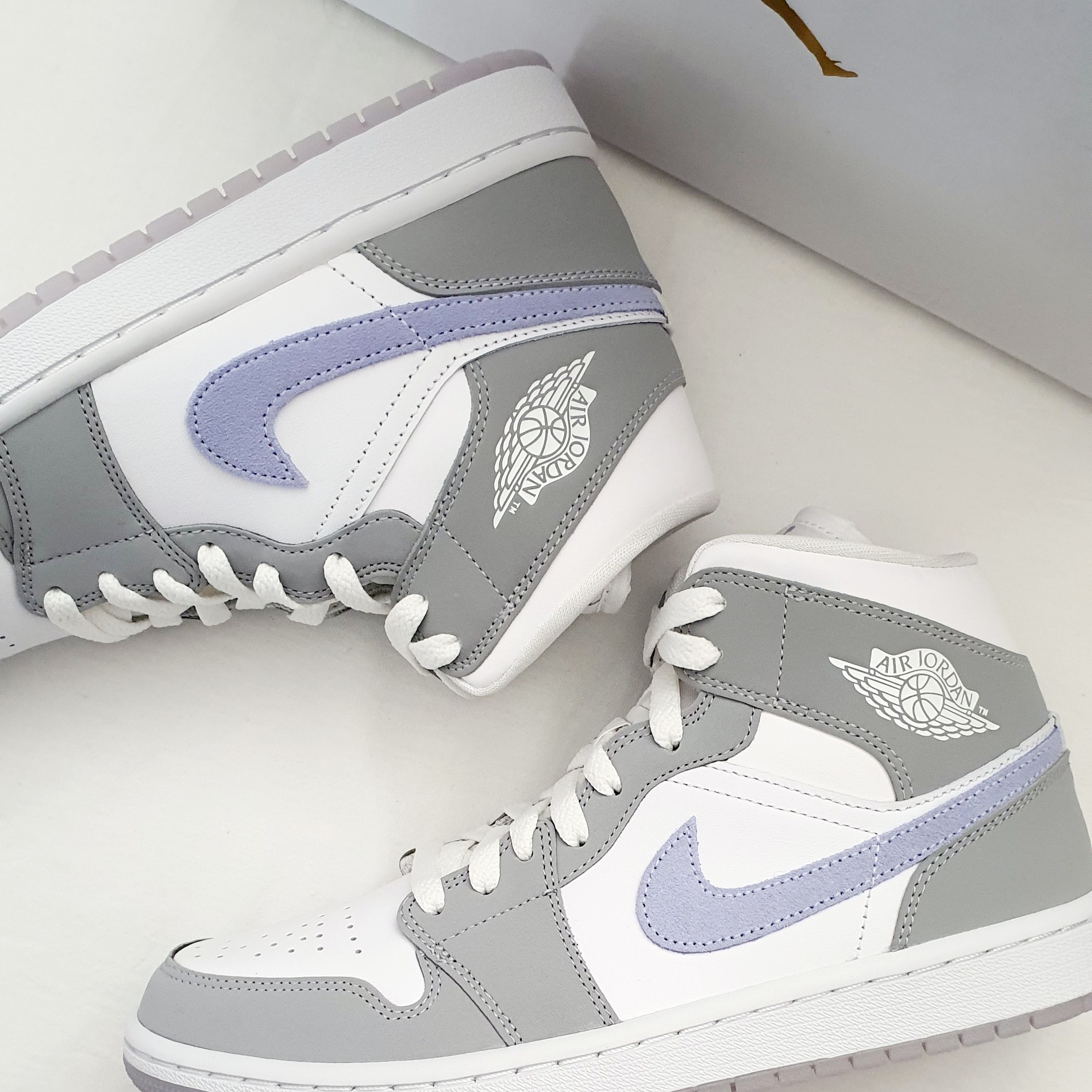 (W) Jordan 1 Mid Wolf Grey 착용 스타일 - 1