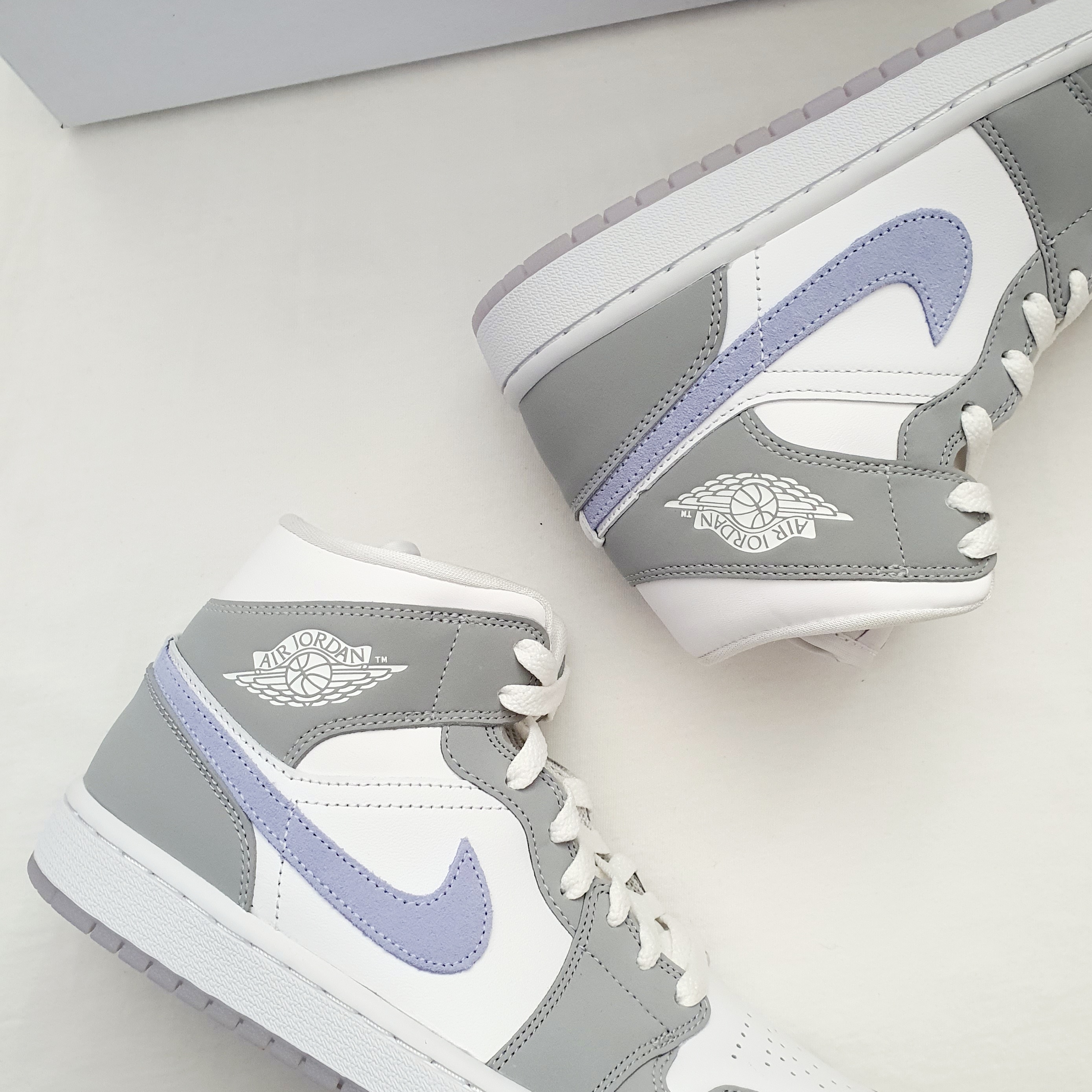 (W) Jordan 1 Mid Wolf Grey 착용 스타일 - 3