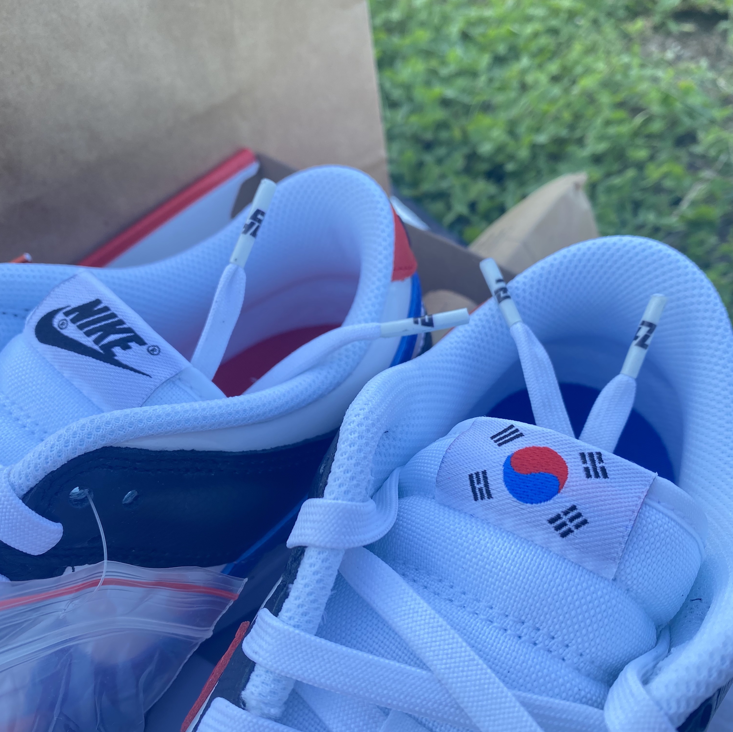 Nike Dunk Low SE Seoul (With Special Gift) 착용 스타일