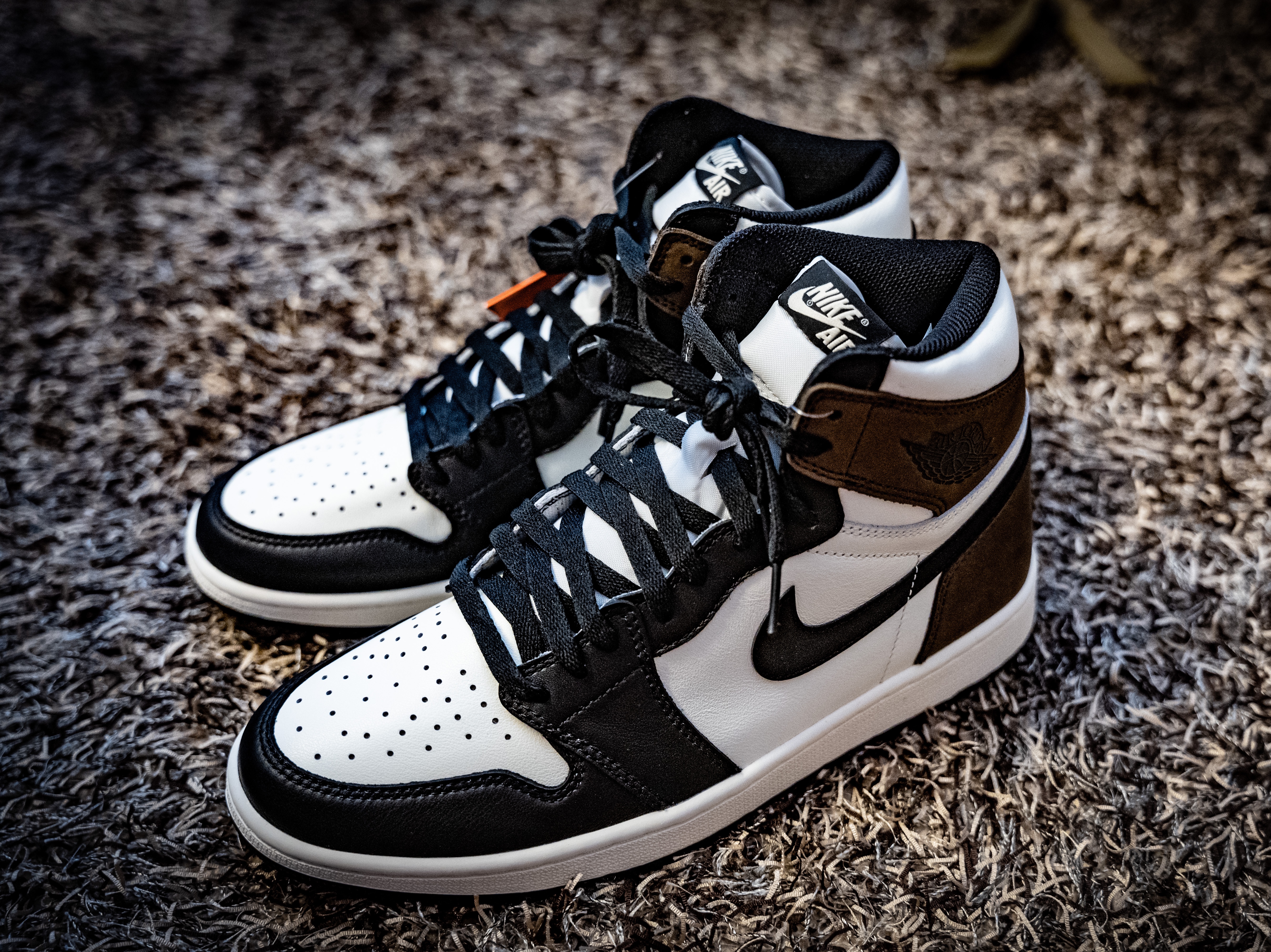 Jordan 1 Retro High OG Black Mocha 착용 스타일
