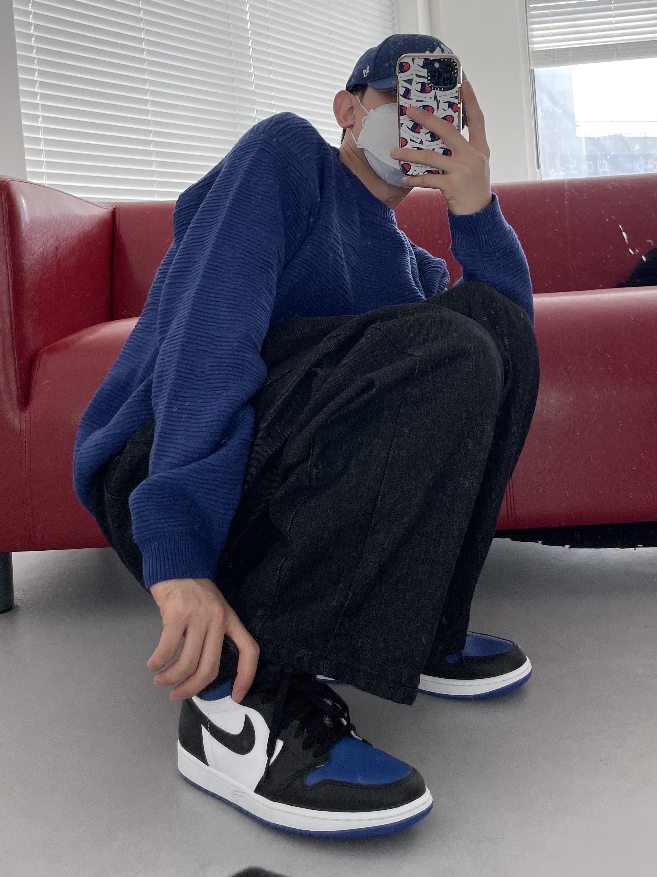 Jordan 1 Retro High OG Royal Toe 착용 스타일 - 3