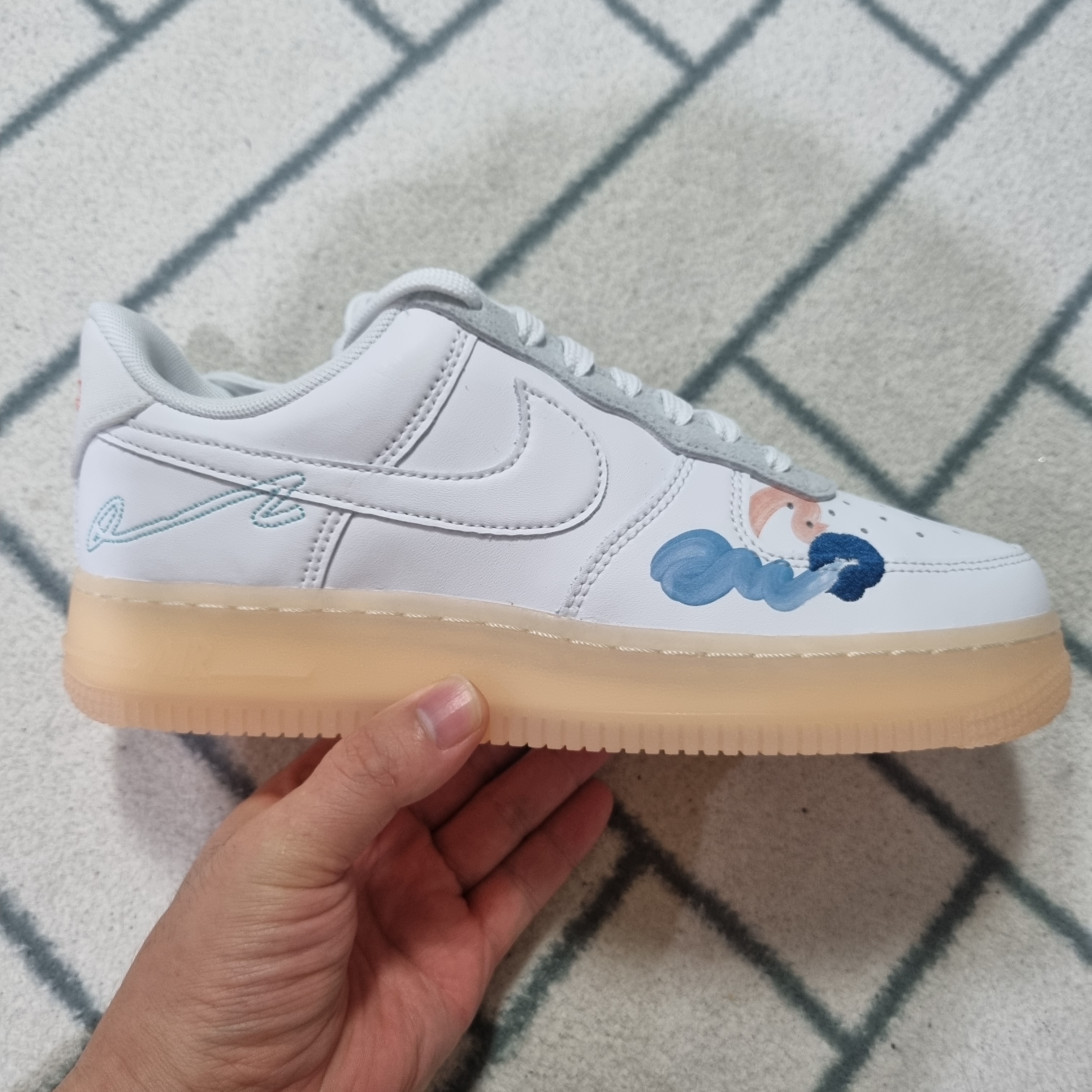 Nike x Mayumi Yamase Air Force 1 Flyleather Solar Red 착용 스타일 - 2