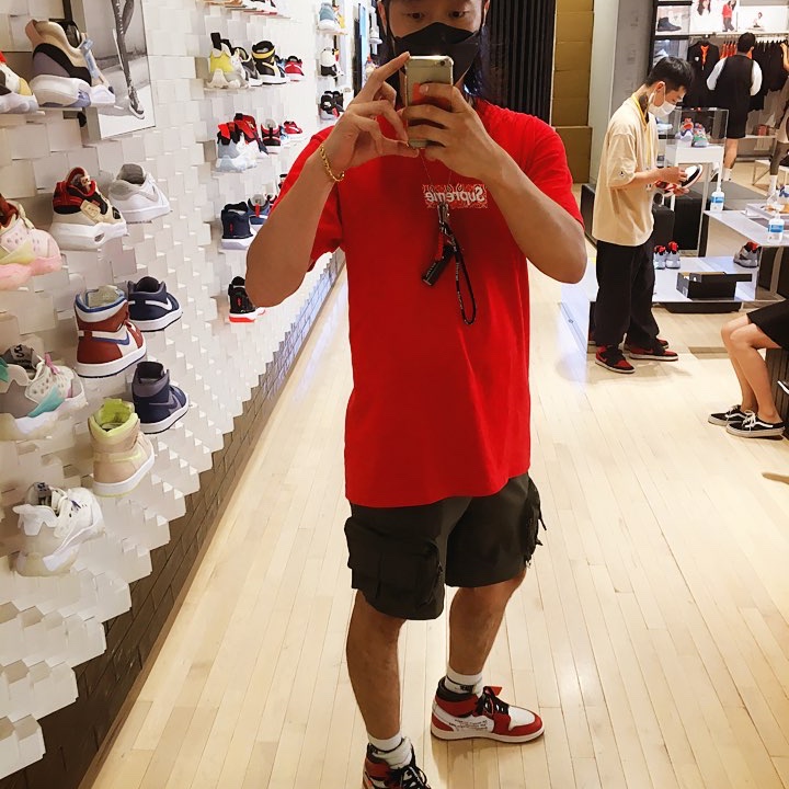 Jordan 1 x Off-White Retro High Chicago The Ten, Supreme Bandana Box Logo T-Shirt Red - 19FW 착용 스타일 - 5