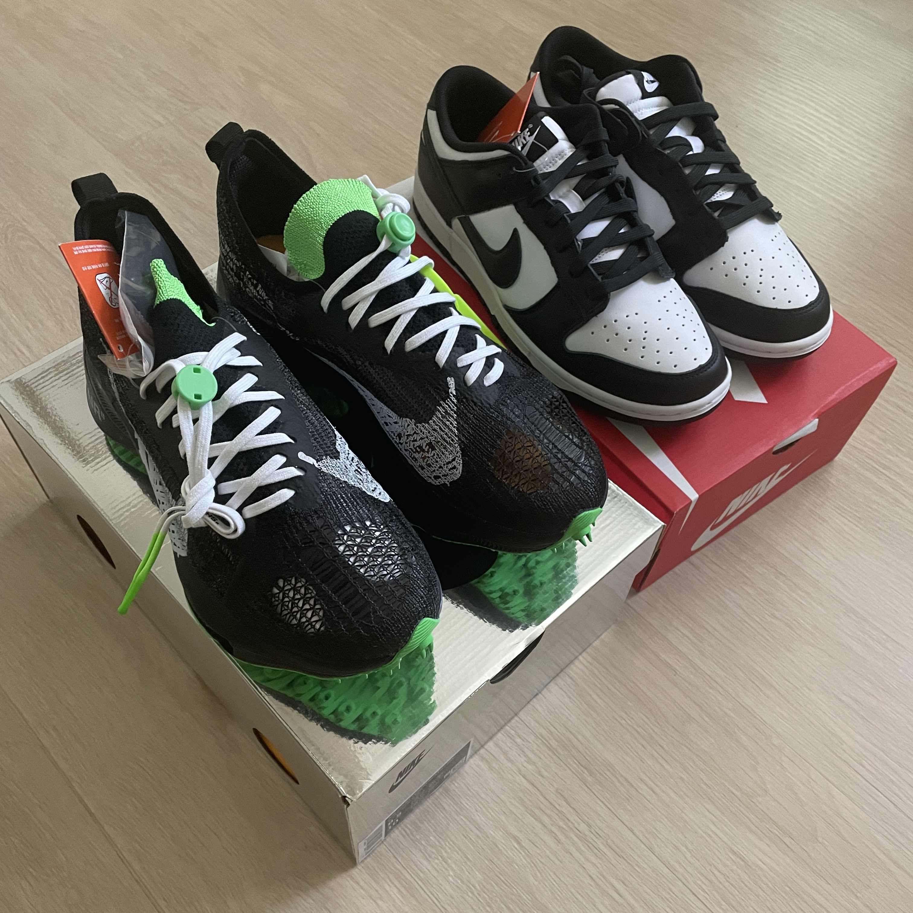 Nike x Off-White Air Zoom Tempo Next% Black, Nike Dunk Low Retro Black 착용 스타일 - 1
