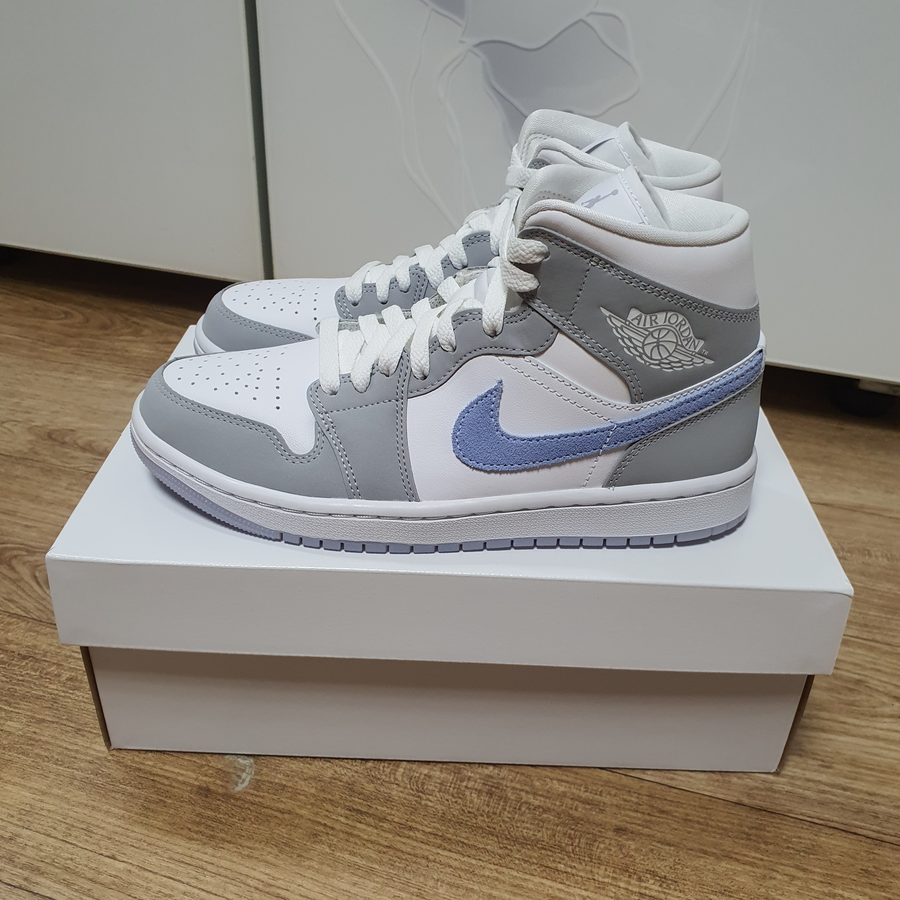 (W) Jordan 1 Mid Wolf Grey 착용 스타일 - 3