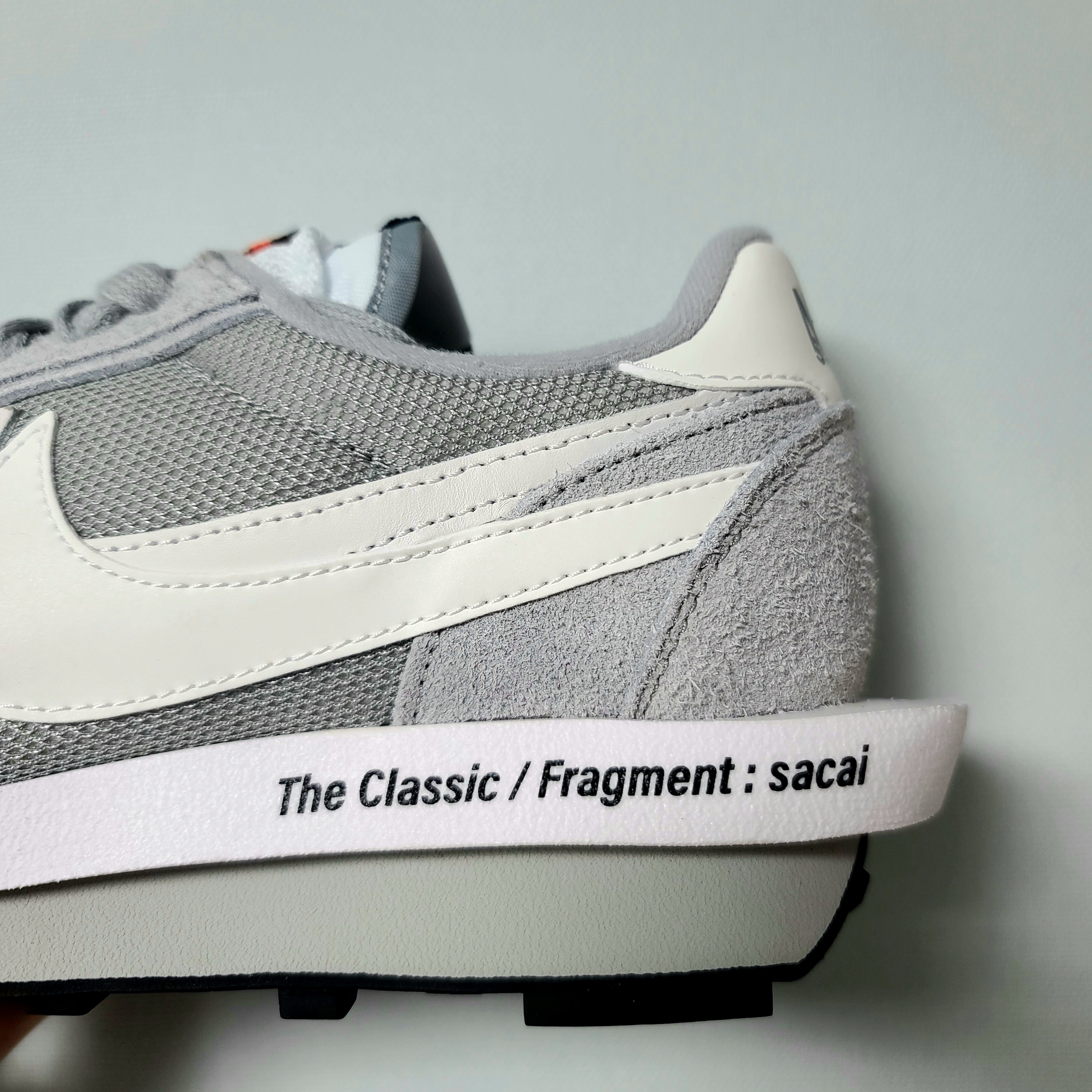 Nike x Sacai x Fragment LDWaffle Light Smoke Grey 착용 스타일 - 4