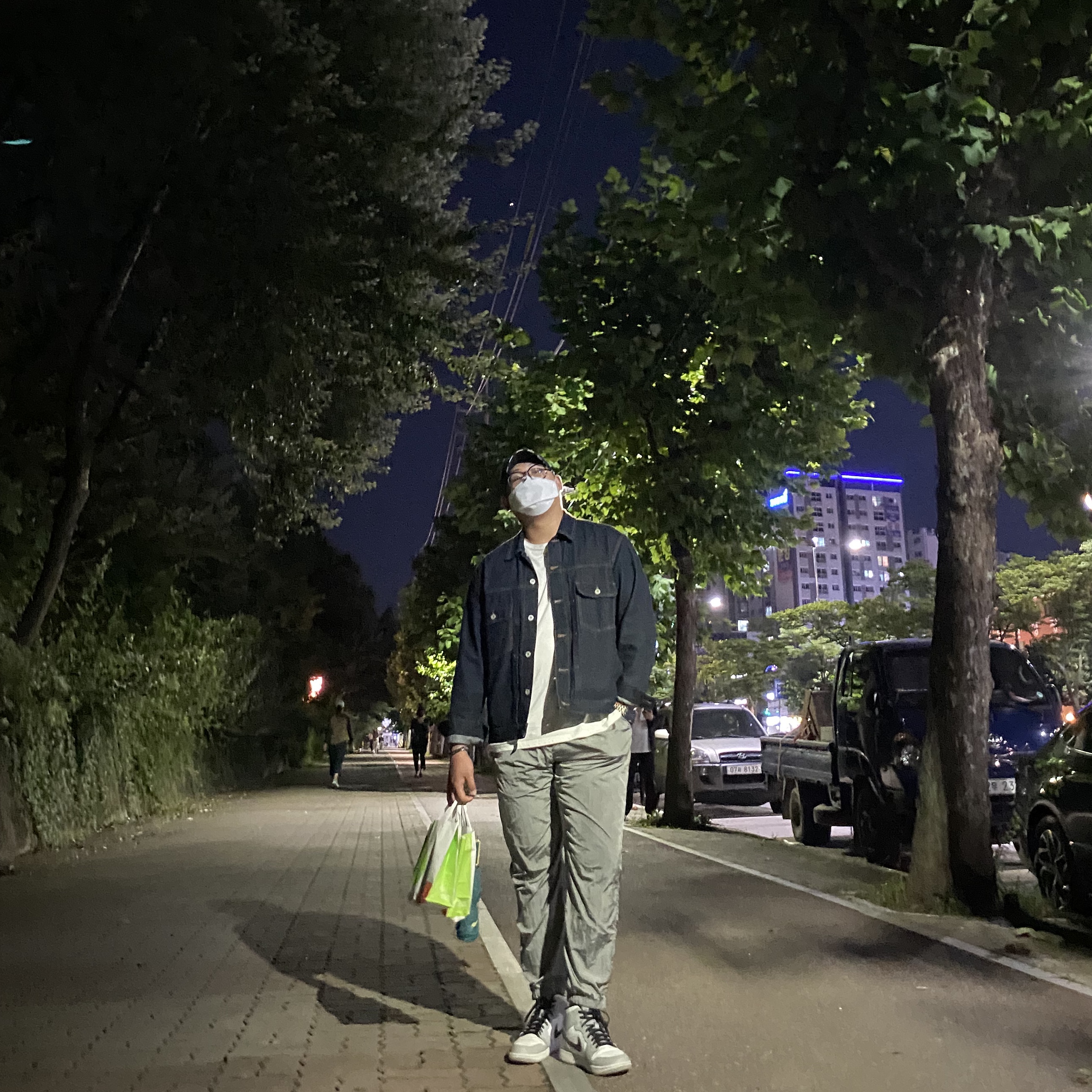 Jordan 1 Mid Light Smoke Grey 착용 스타일