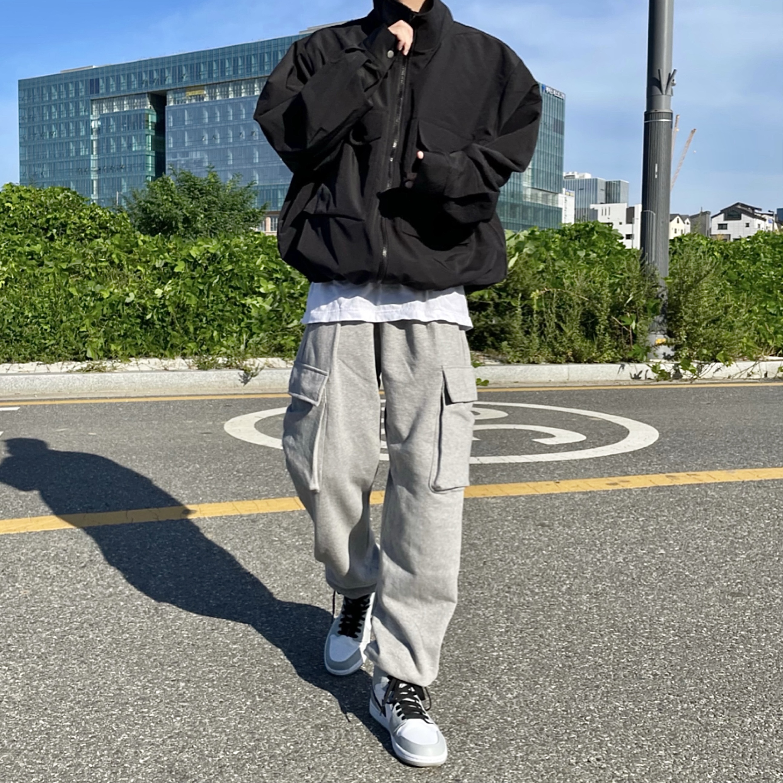 Jordan 1 Mid Light Smoke Grey 착용 스타일 - 1