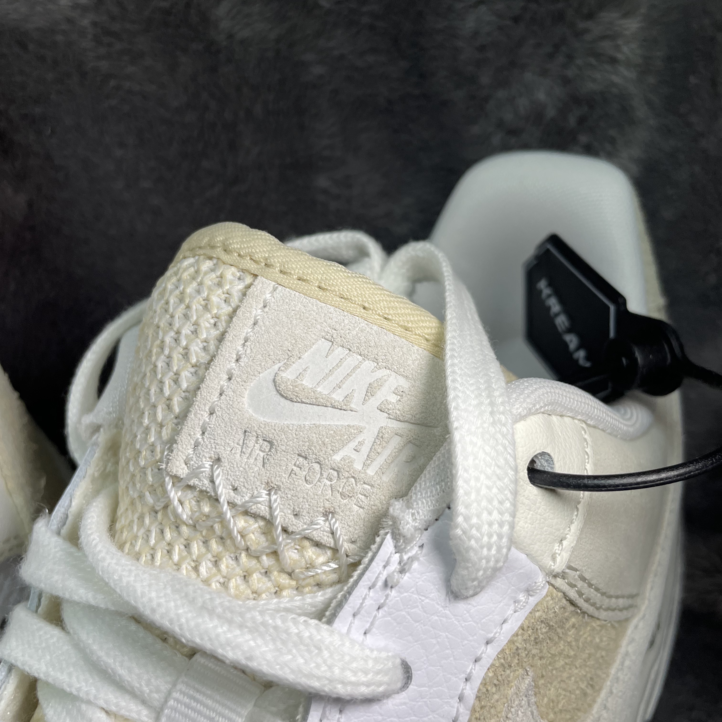 (W) Nike Air Force 1 '07 Coconut Milk 착용 스타일 - 5