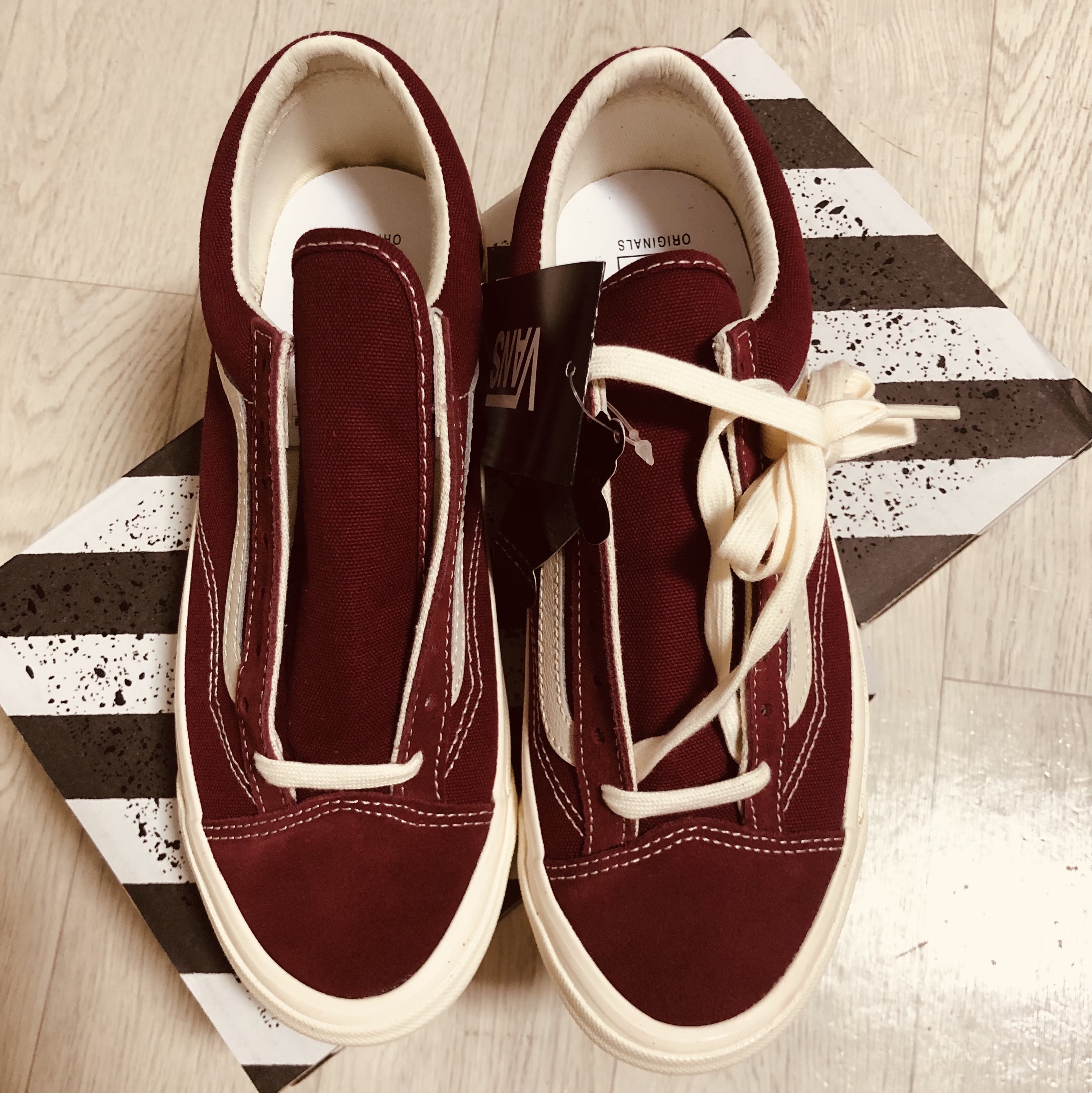 Vans Vault OG Style 36 LX Suede Canvas Pomegranate 착용 스타일