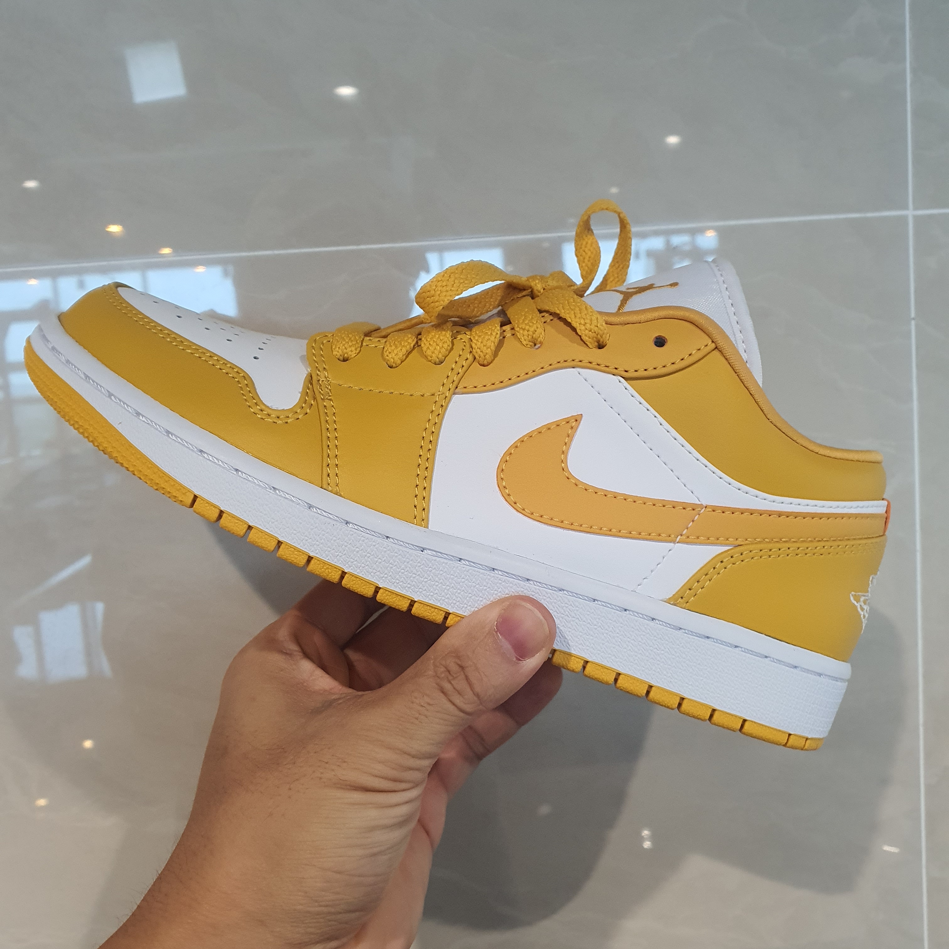 Jordan 1 Low Pollen 착용 스타일 - 1