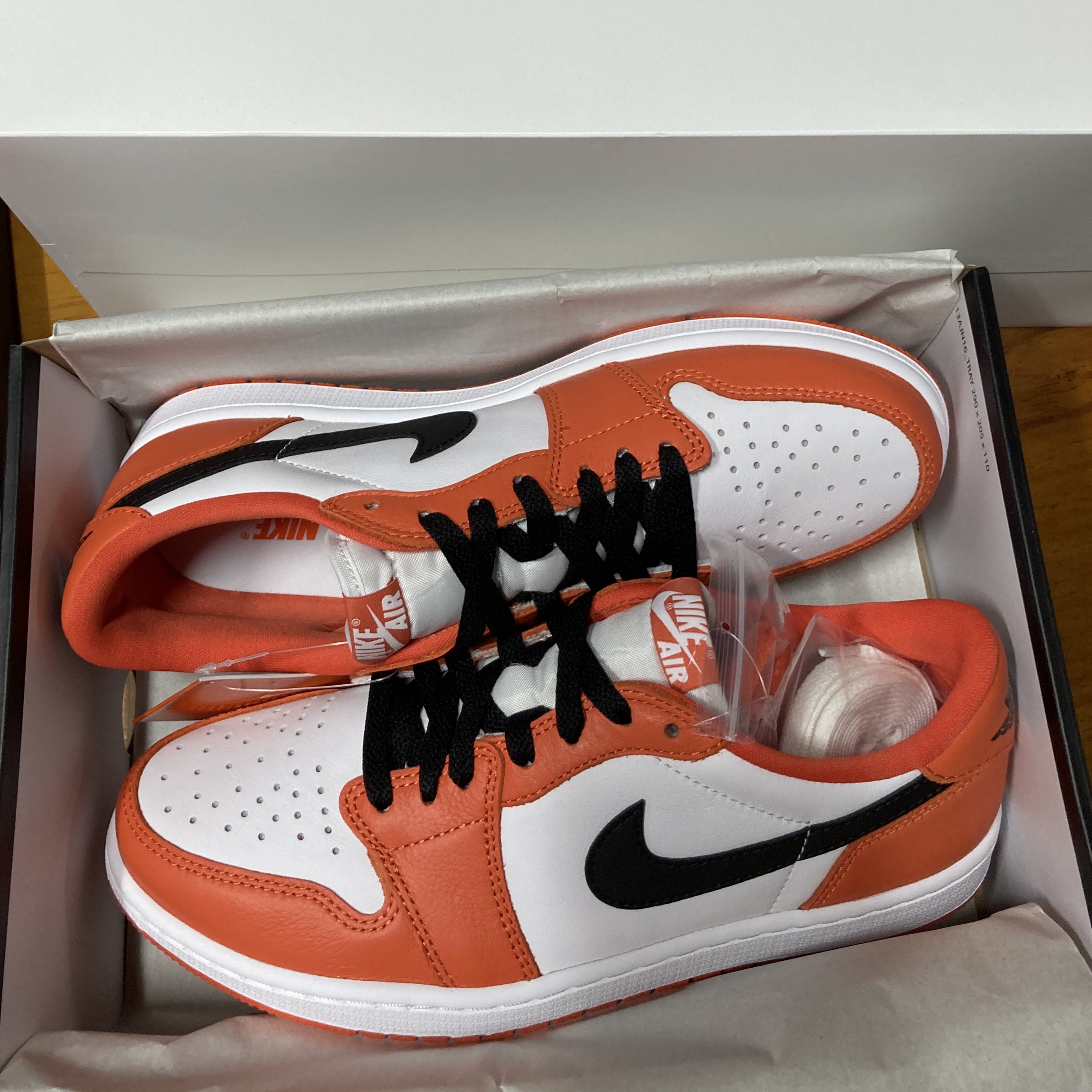 Jordan 1 Low OG Starfish 착용 스타일