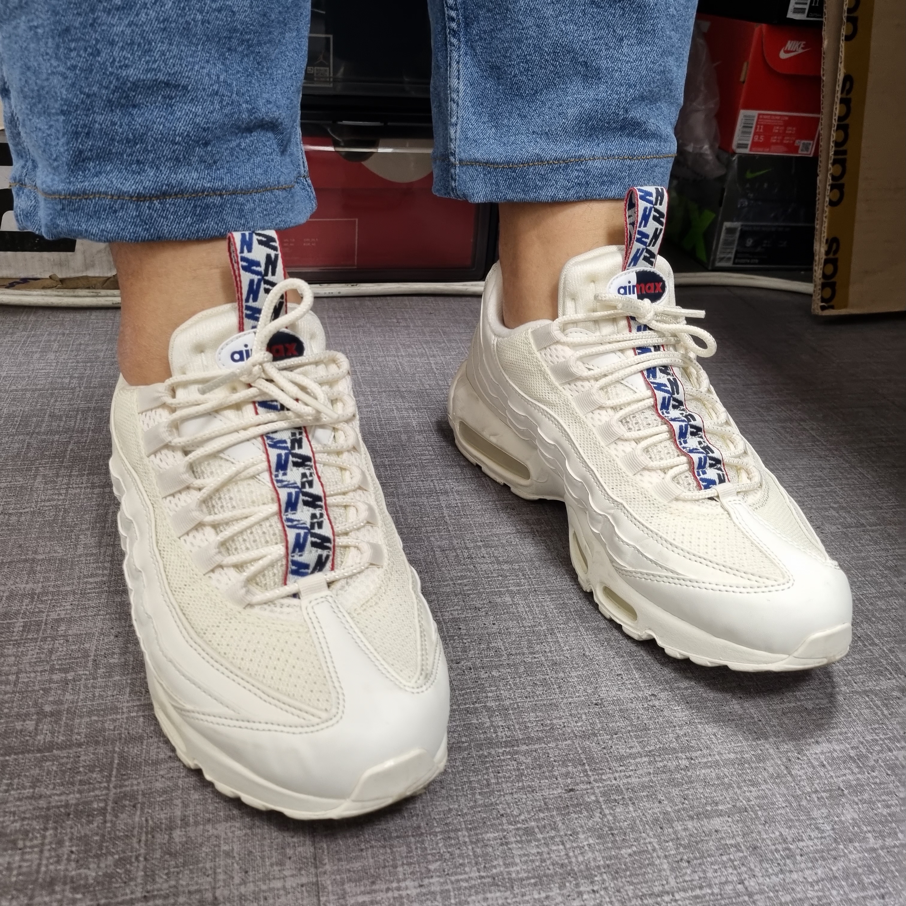 Nike Air Max 95 Pull Tab Sail 착용 스타일