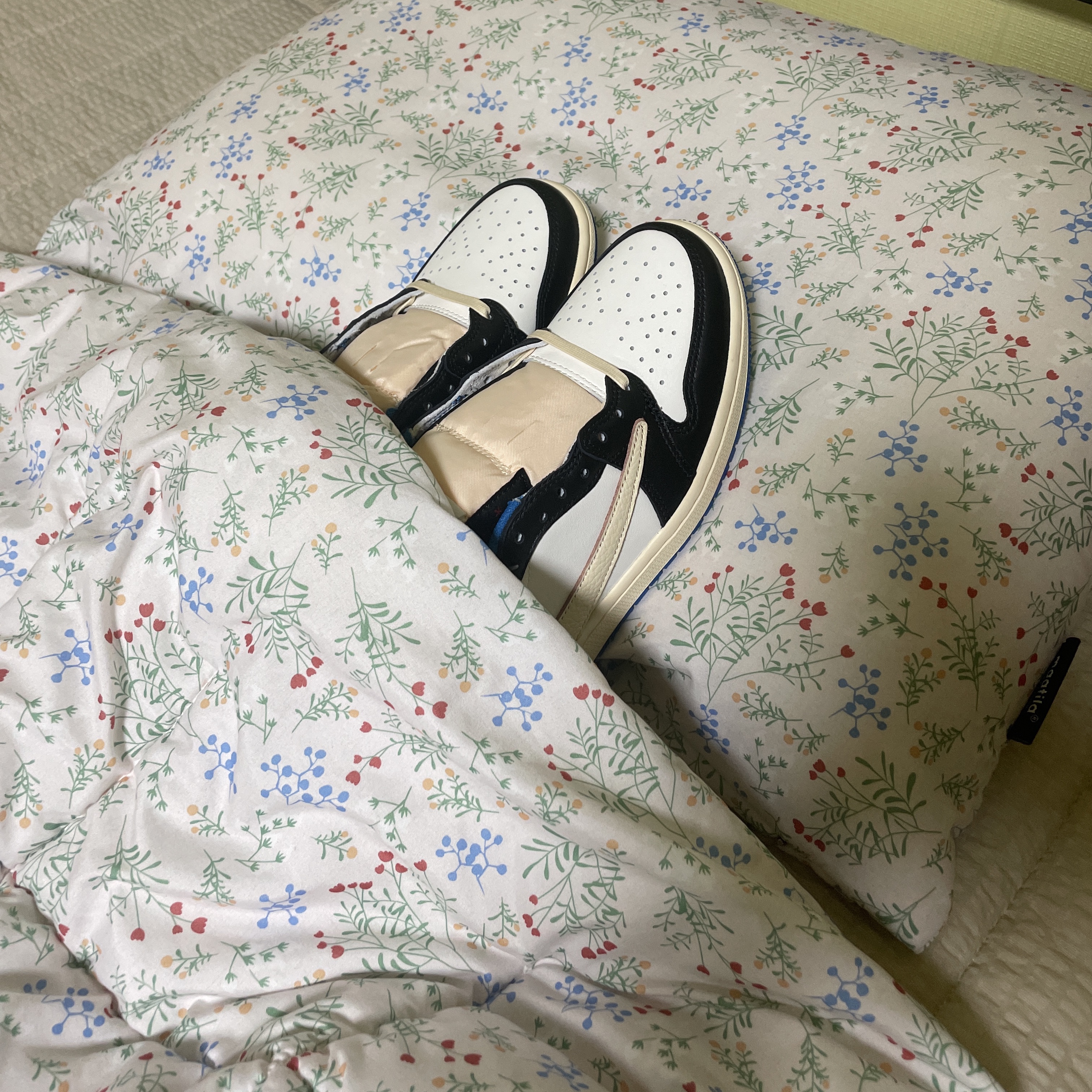 Jordan 1 x Travis Scott x Fragment Retro Low OG SP Military Blue 착용 스타일