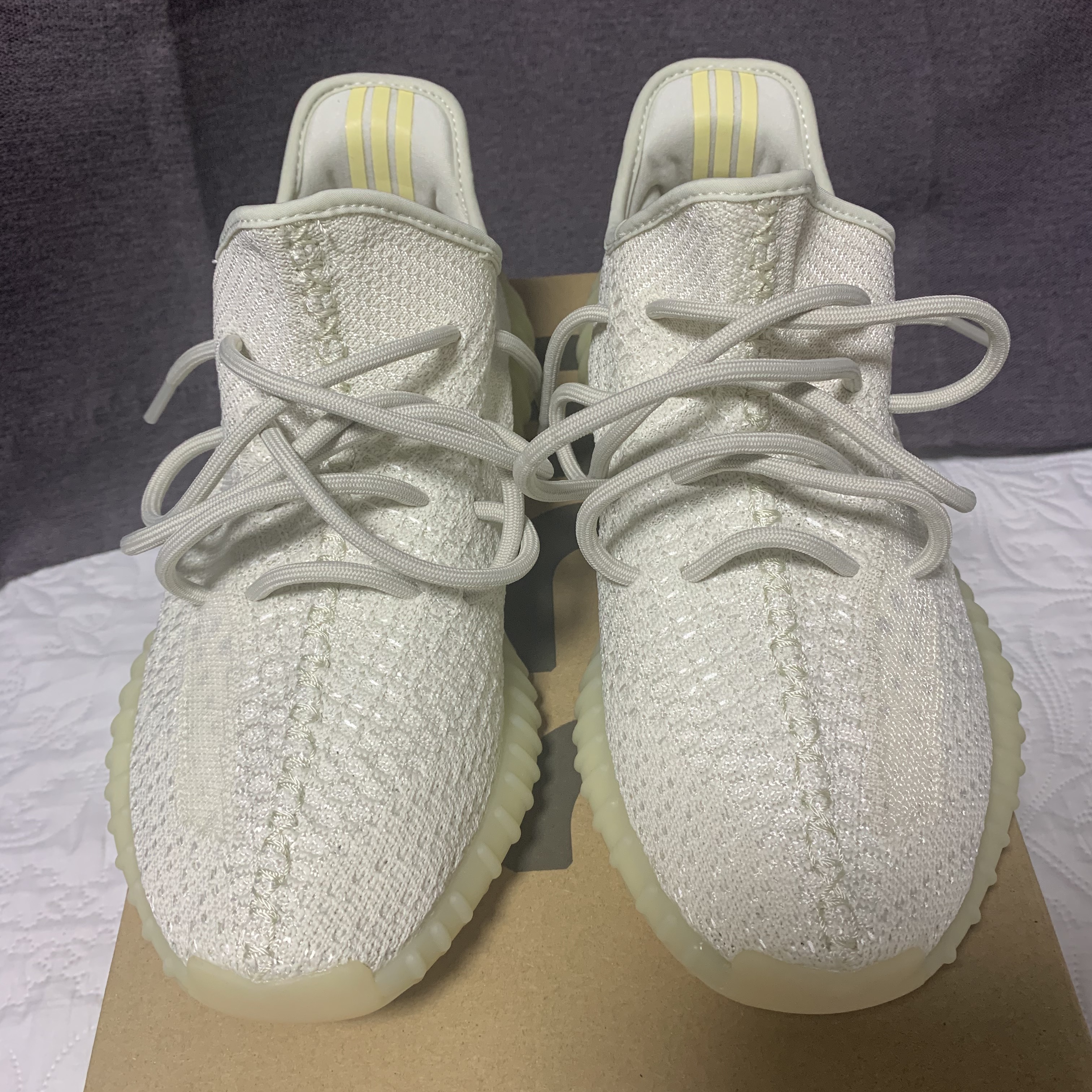 Adidas Yeezy Boost 350 V2 Light 착용 스타일 - 2