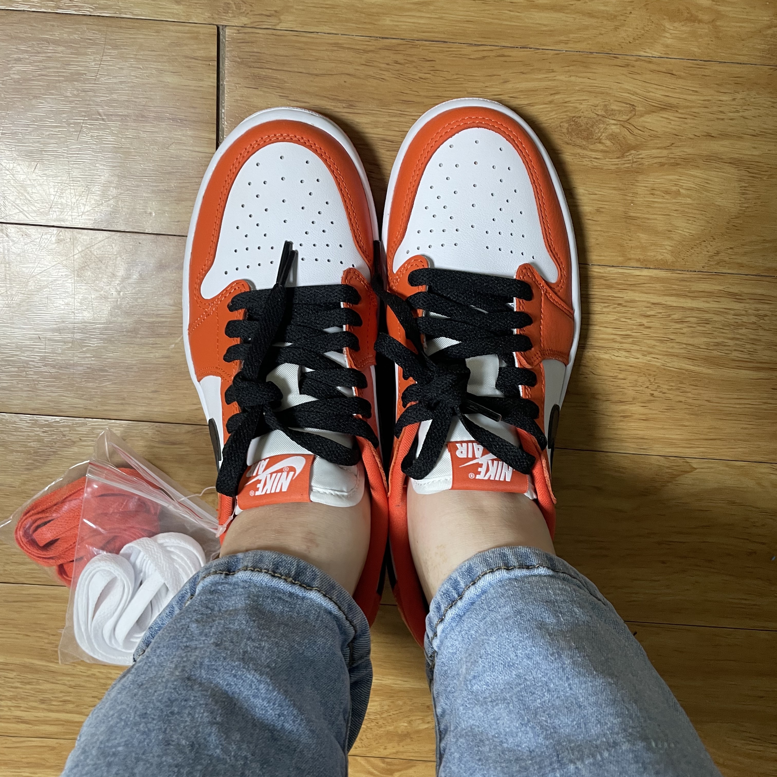 (W) Jordan 1 Low OG Starfish 착용 스타일 - 1