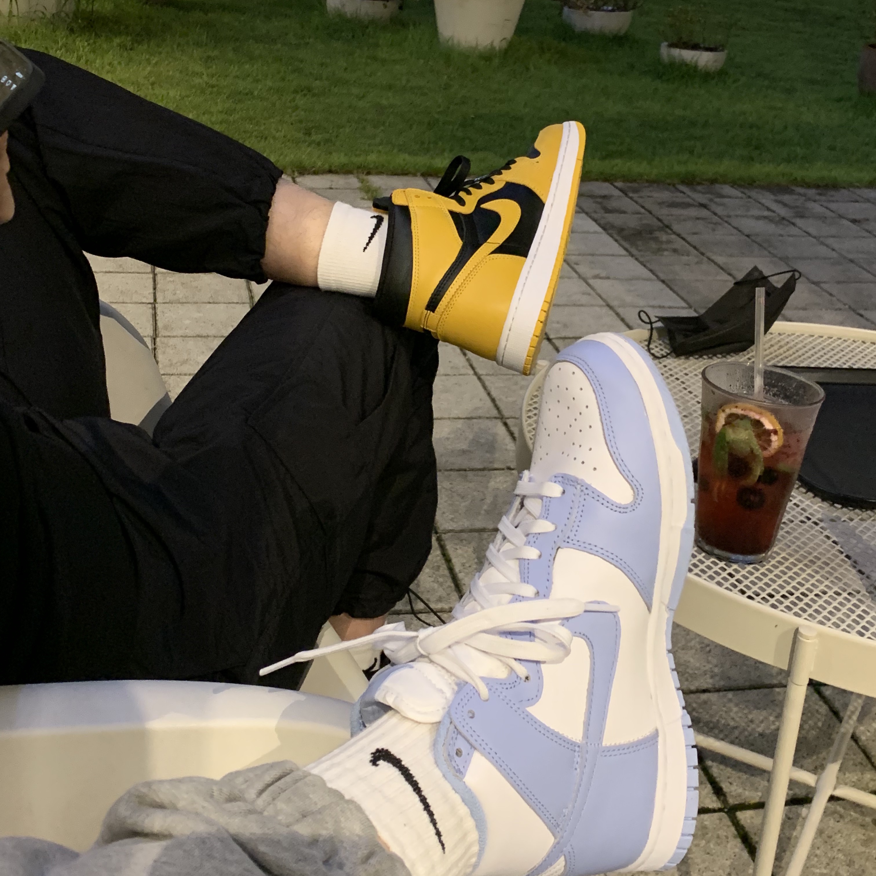 Jordan 1 Retro High OG Pollen, (W) Nike Dunk High Aluminum 착용 스타일