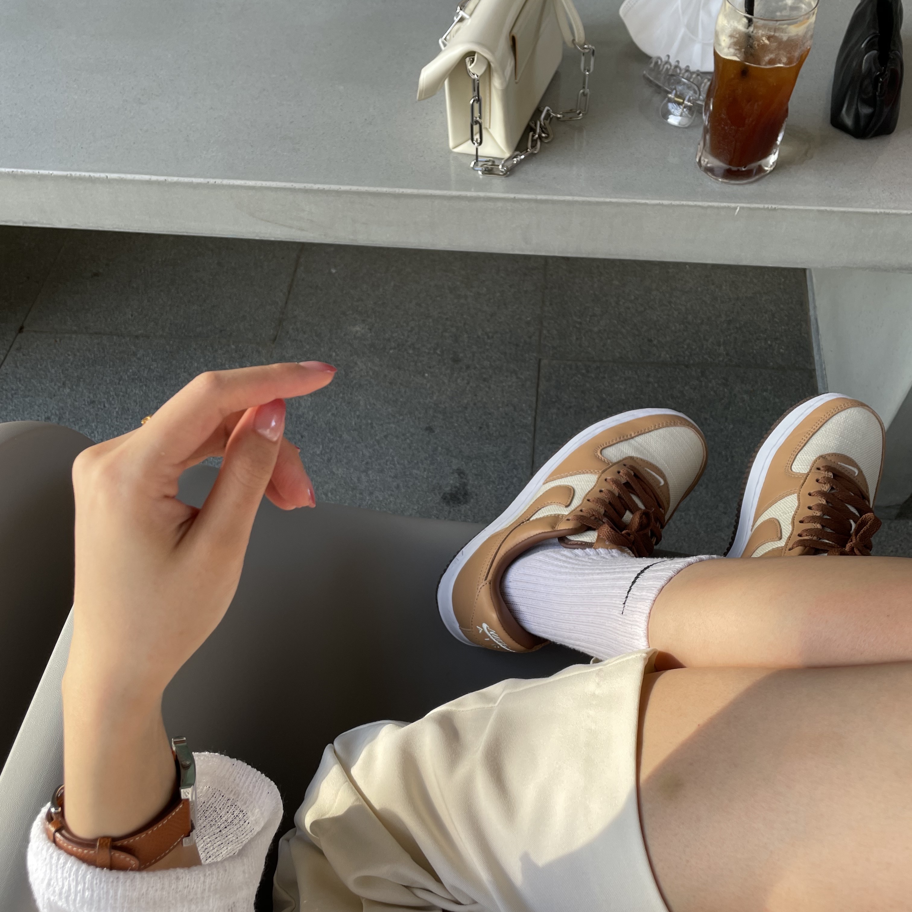 Nike Air Force 1 Low QS Acorn 2021 착용 스타일 - 1